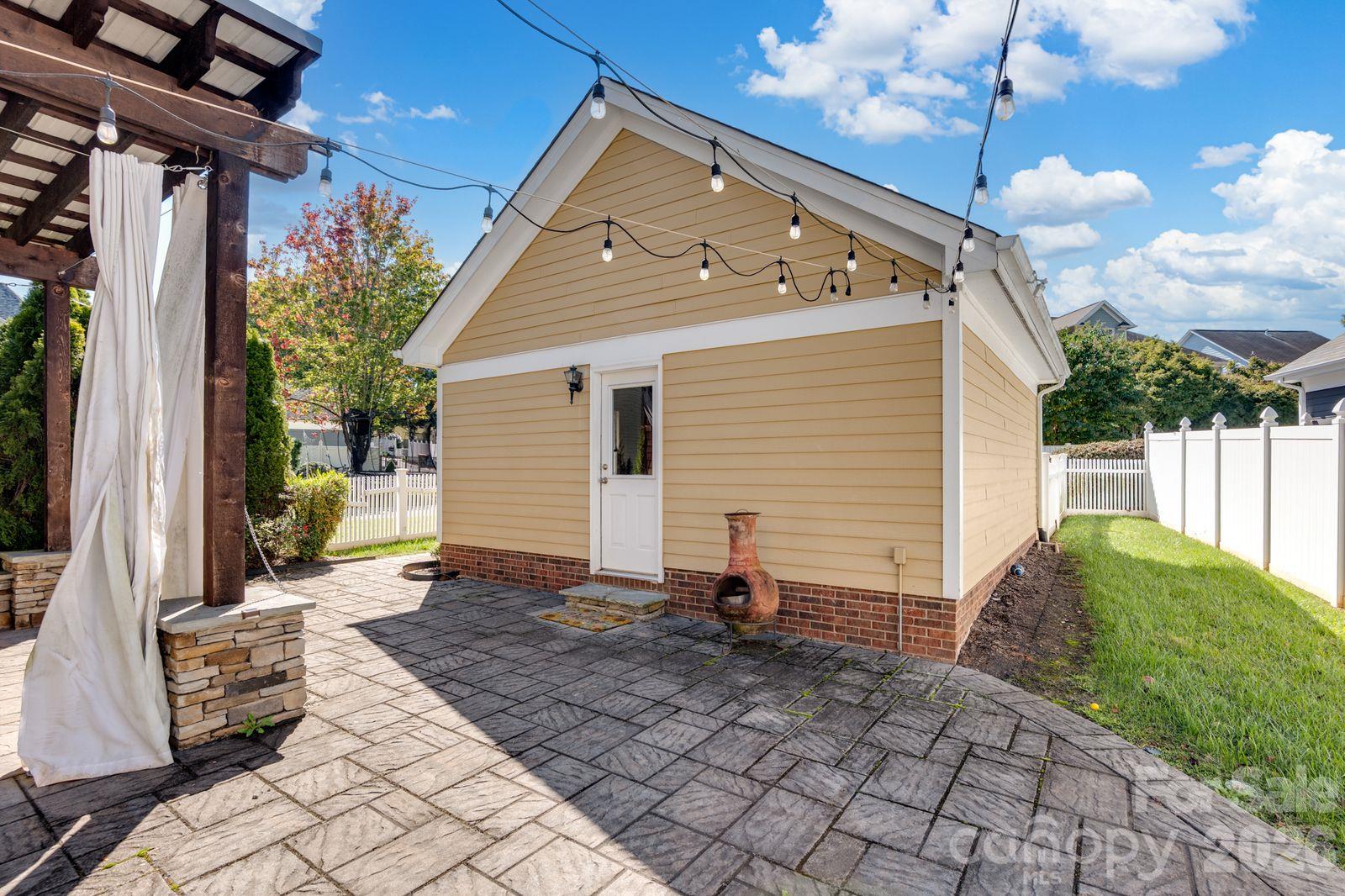 629 Bracket Street Property Photo 31