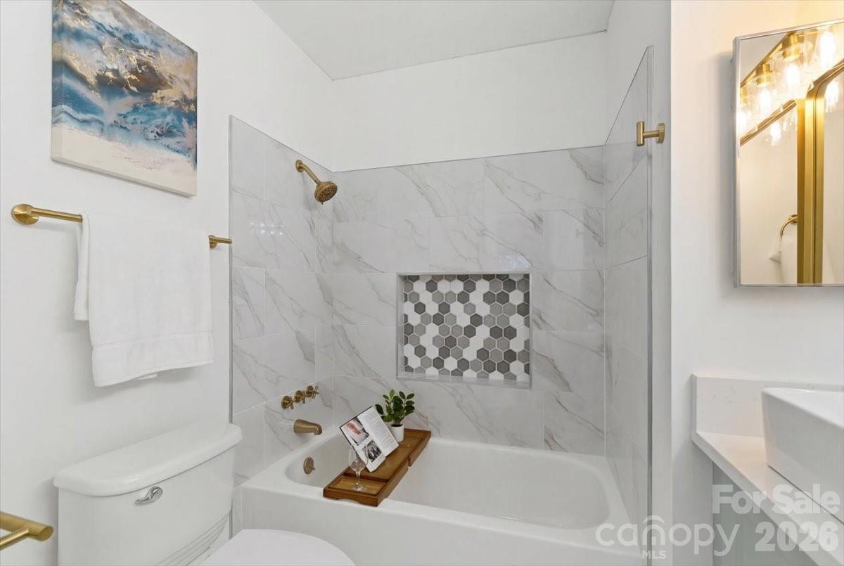 1612 Sharon Road 66 Property Photo 17