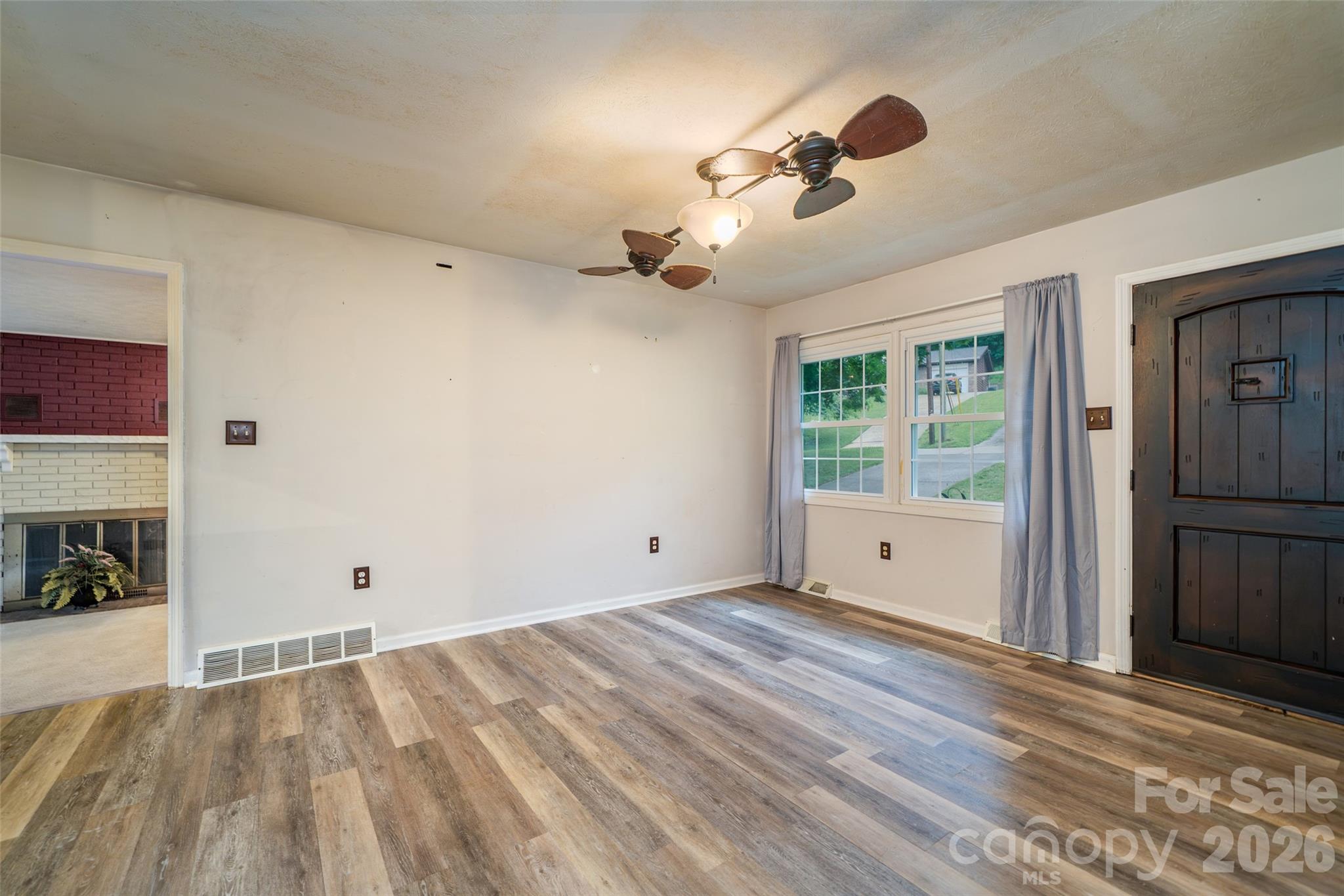 6 Hillview Circle Property Photo 7