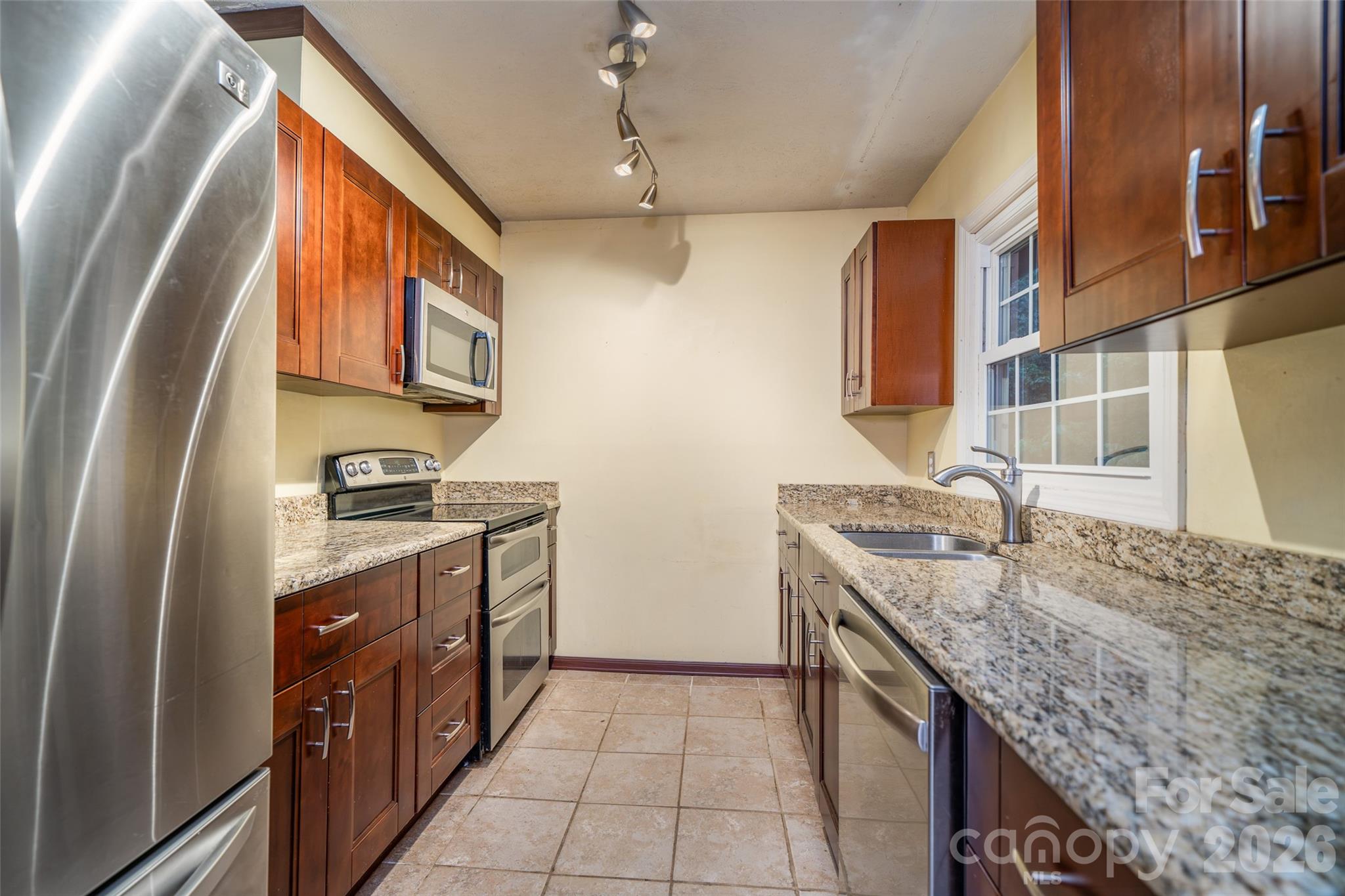 6 Hillview Circle Property Photo 11