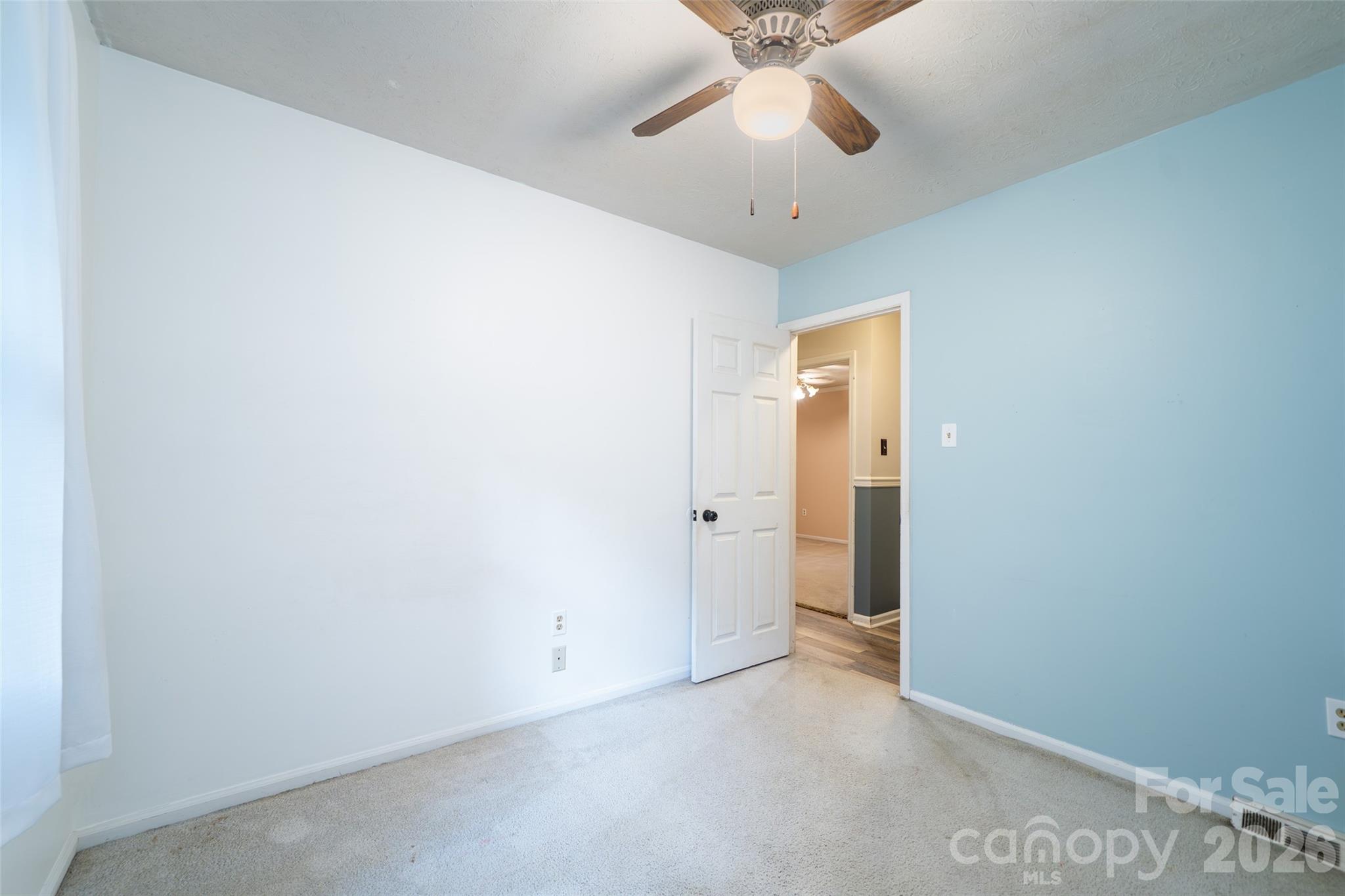 6 Hillview Circle Property Photo 16