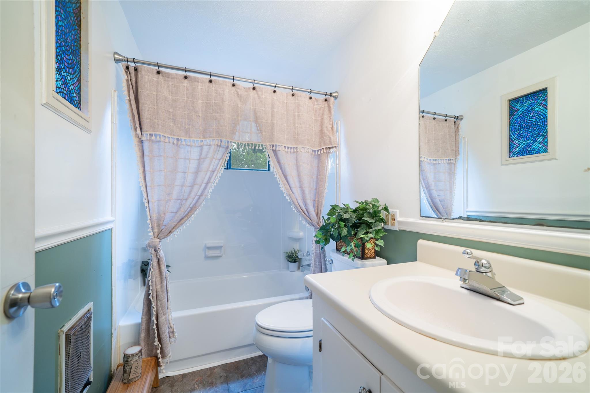 6 Hillview Circle Property Photo 27