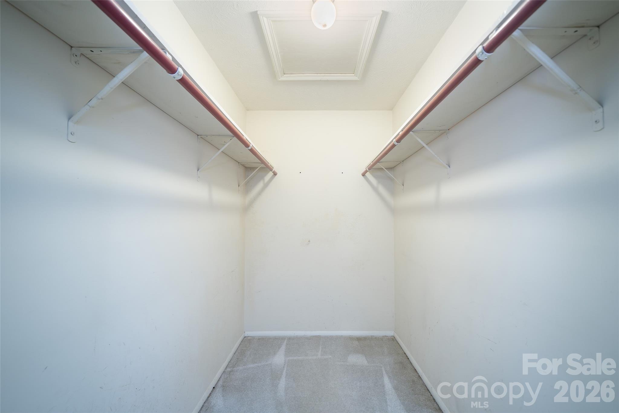 6 Hillview Circle Property Photo 28
