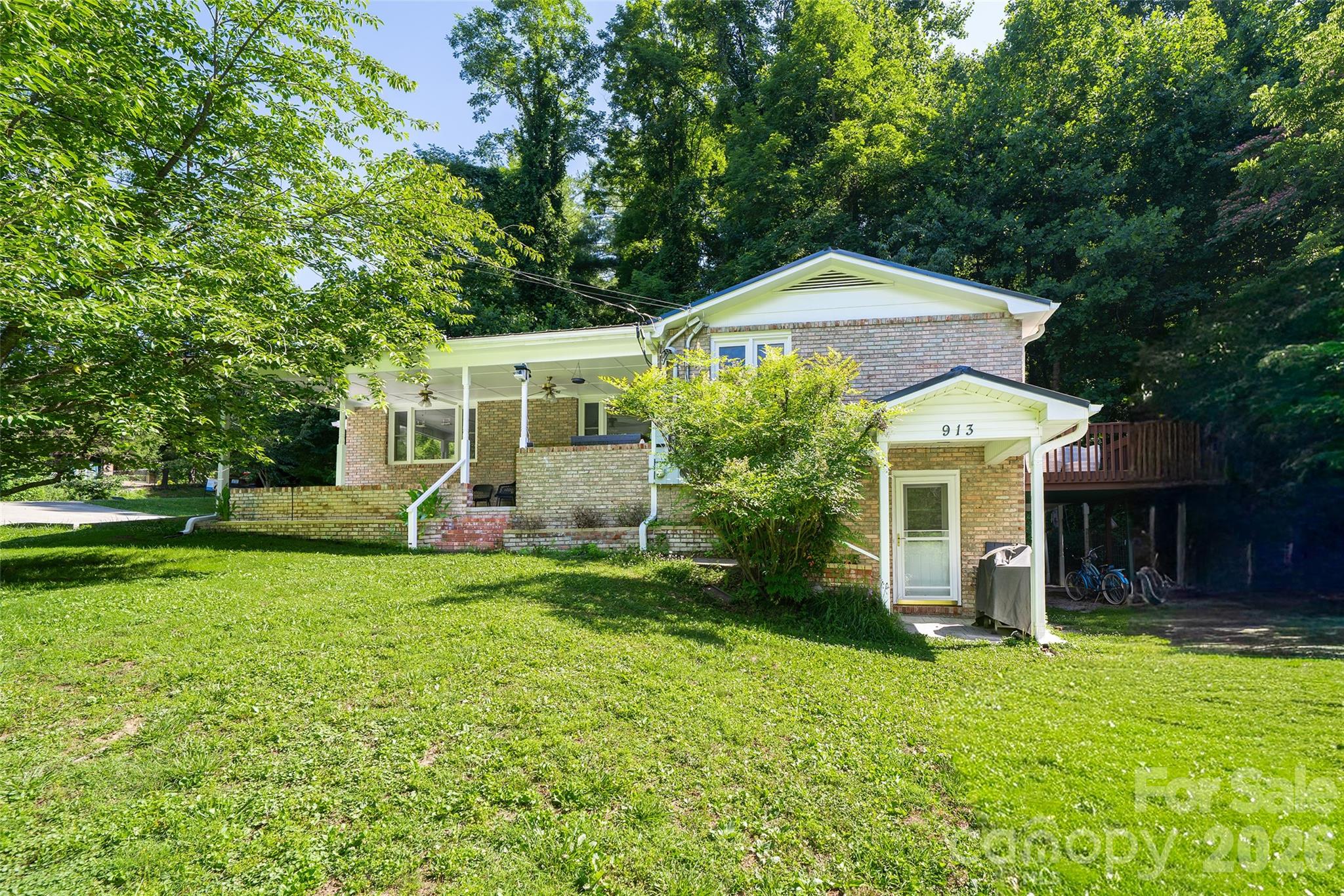 913 Dorothy Street Property Photo 3