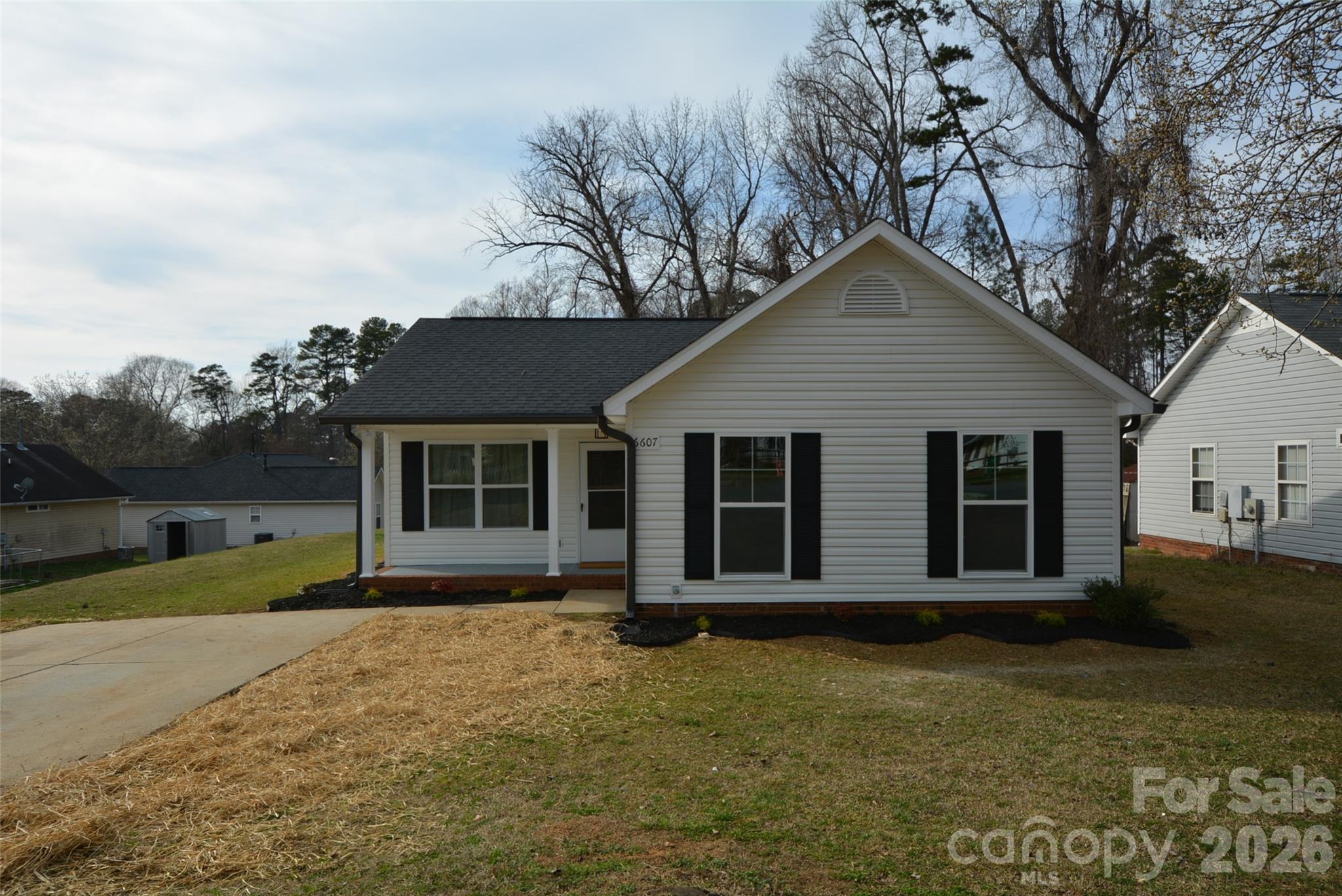 6607 Sullins Road Property Photo 1
