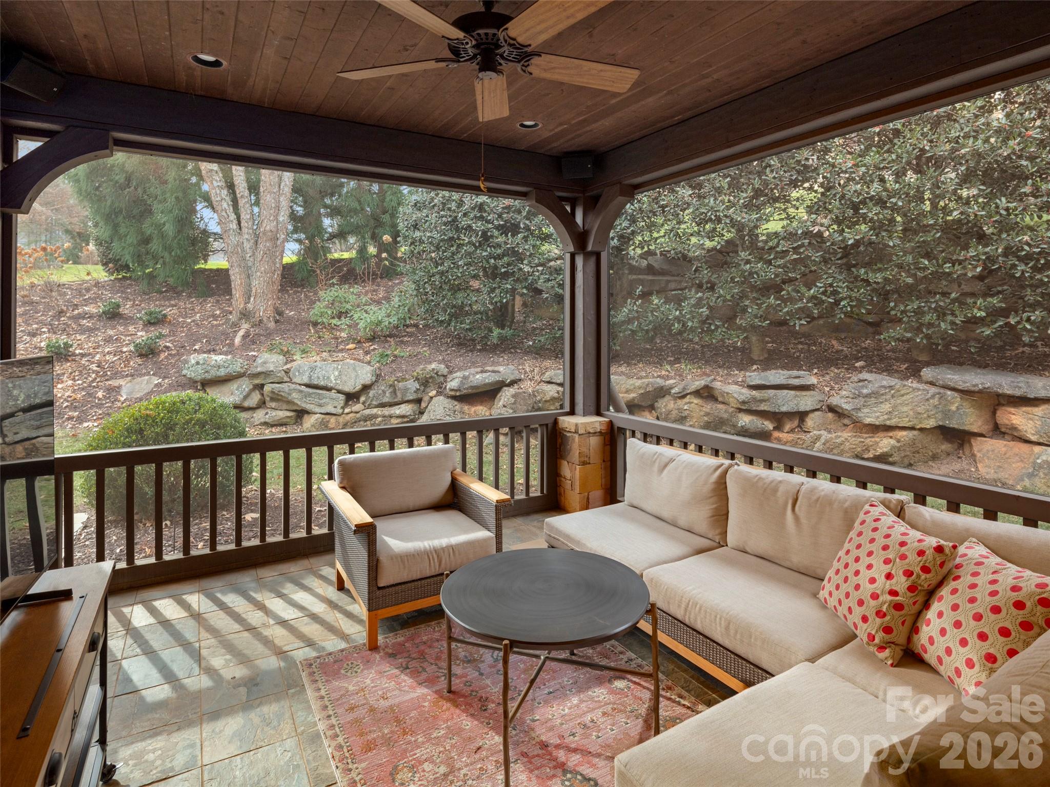 575 Walnut Valley Parkway Property Photo 14