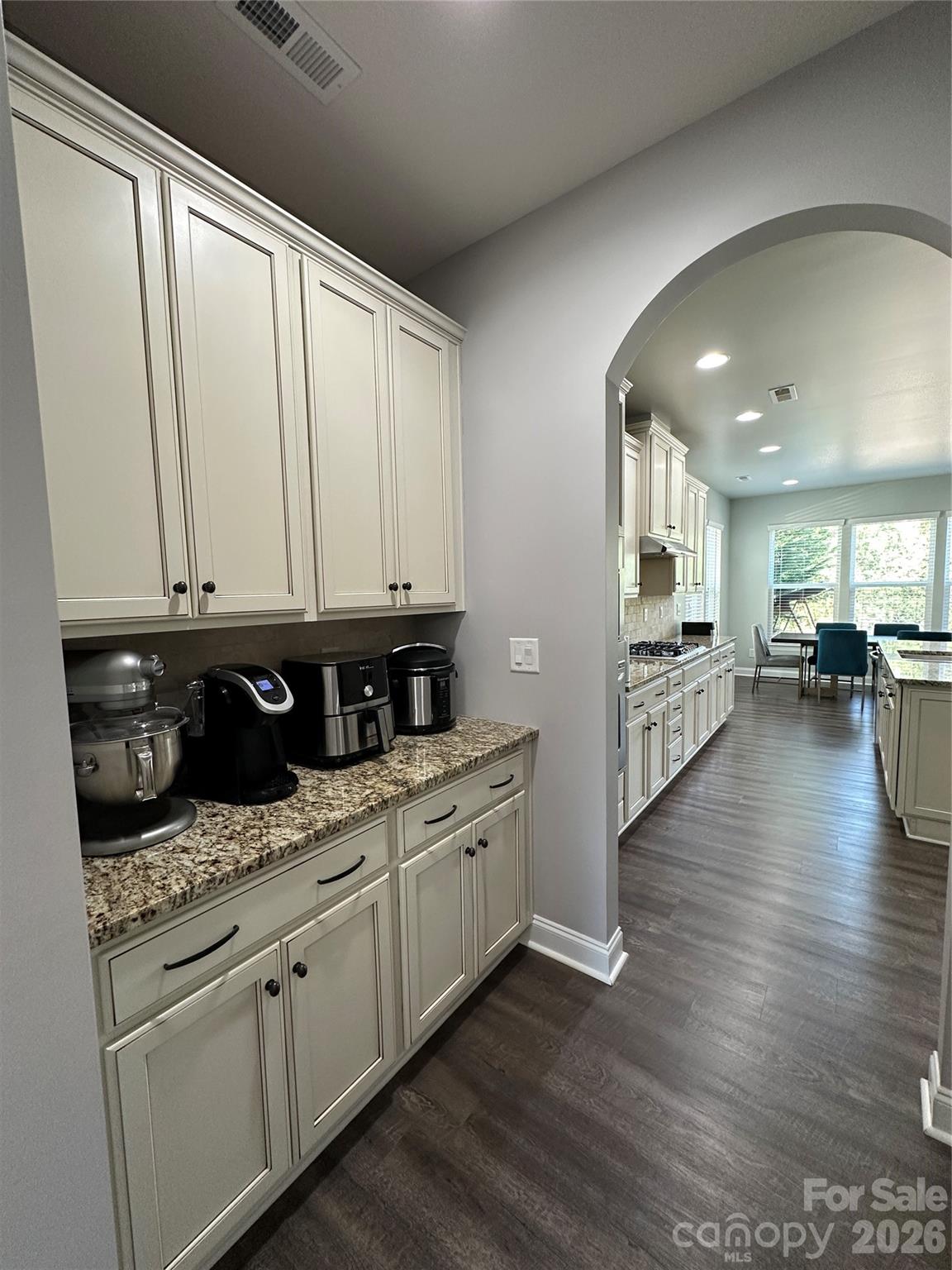 1004 Fallondale Road Property Photo 4