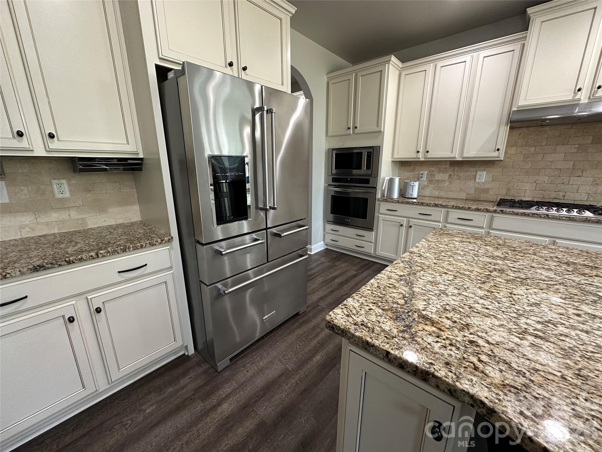 1004 Fallondale Road Property Photo 10