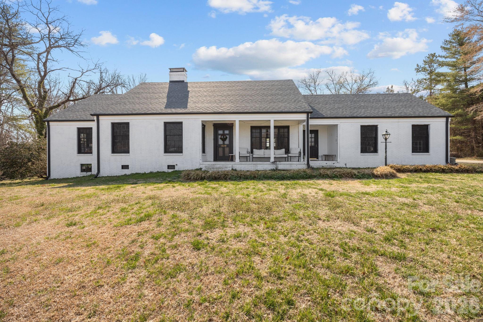 1352 City Lake Road Property Photo 1