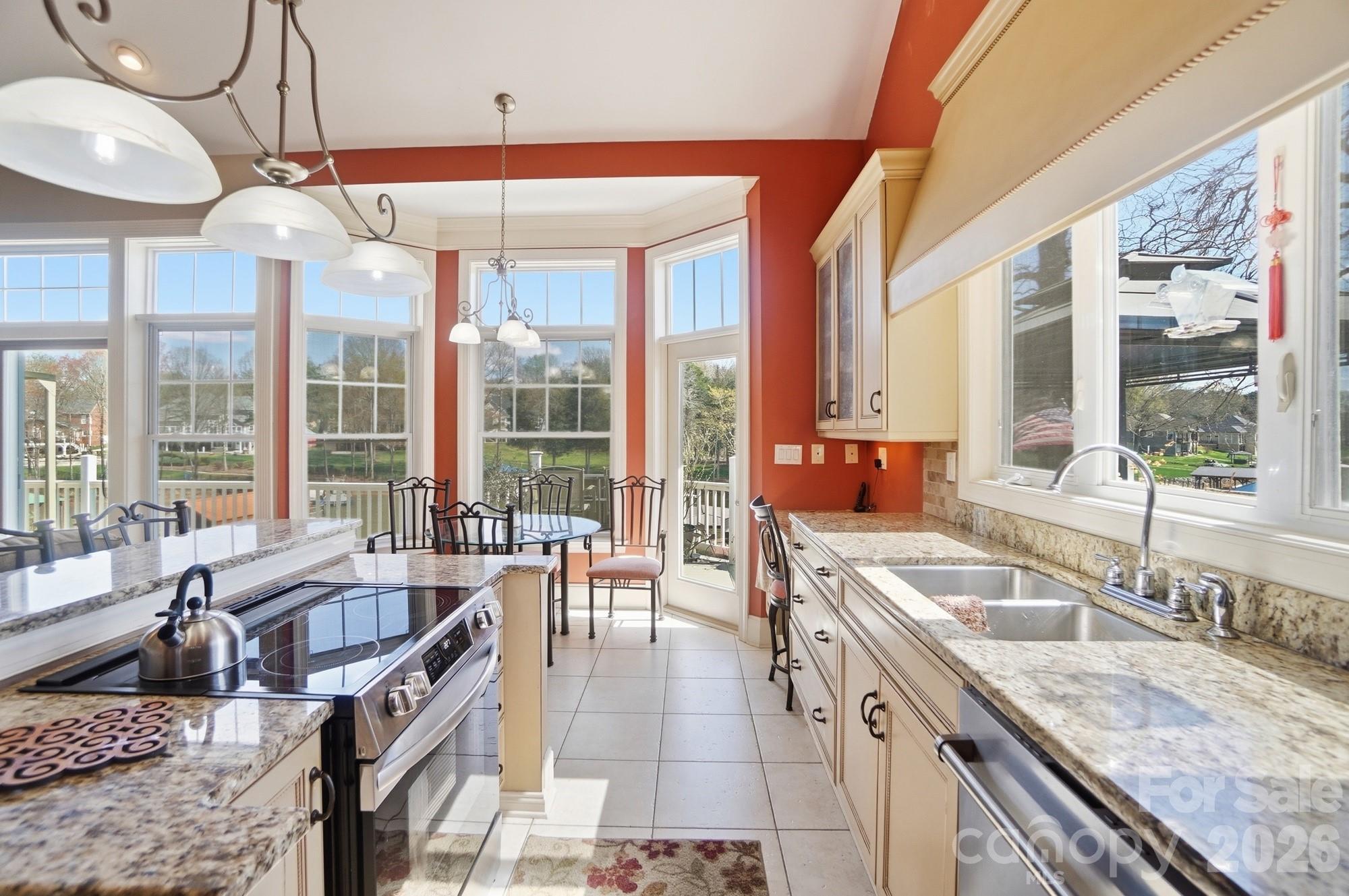 186 Hazelton Loop Property Photo 18