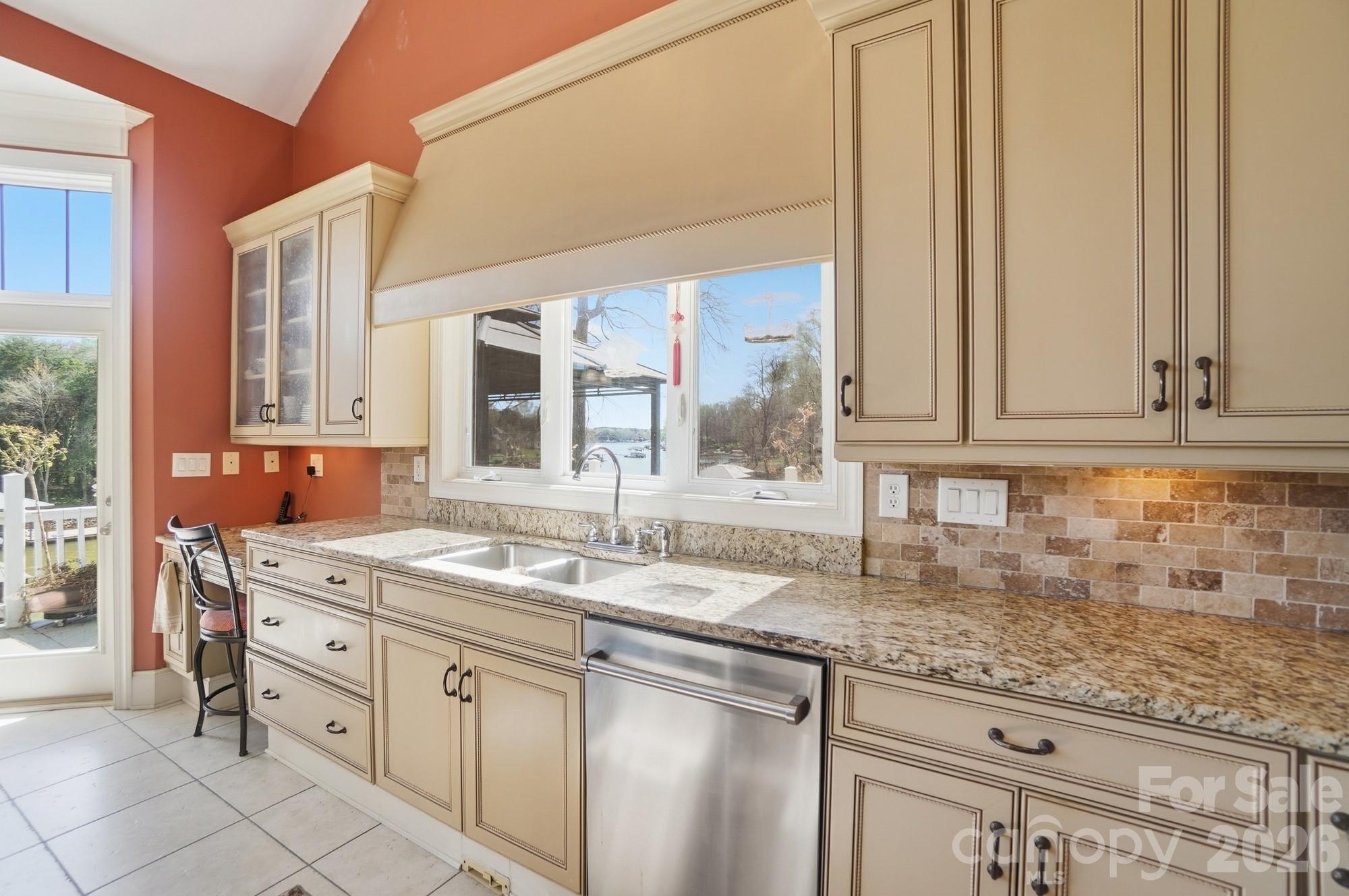 186 Hazelton Loop Property Photo 19