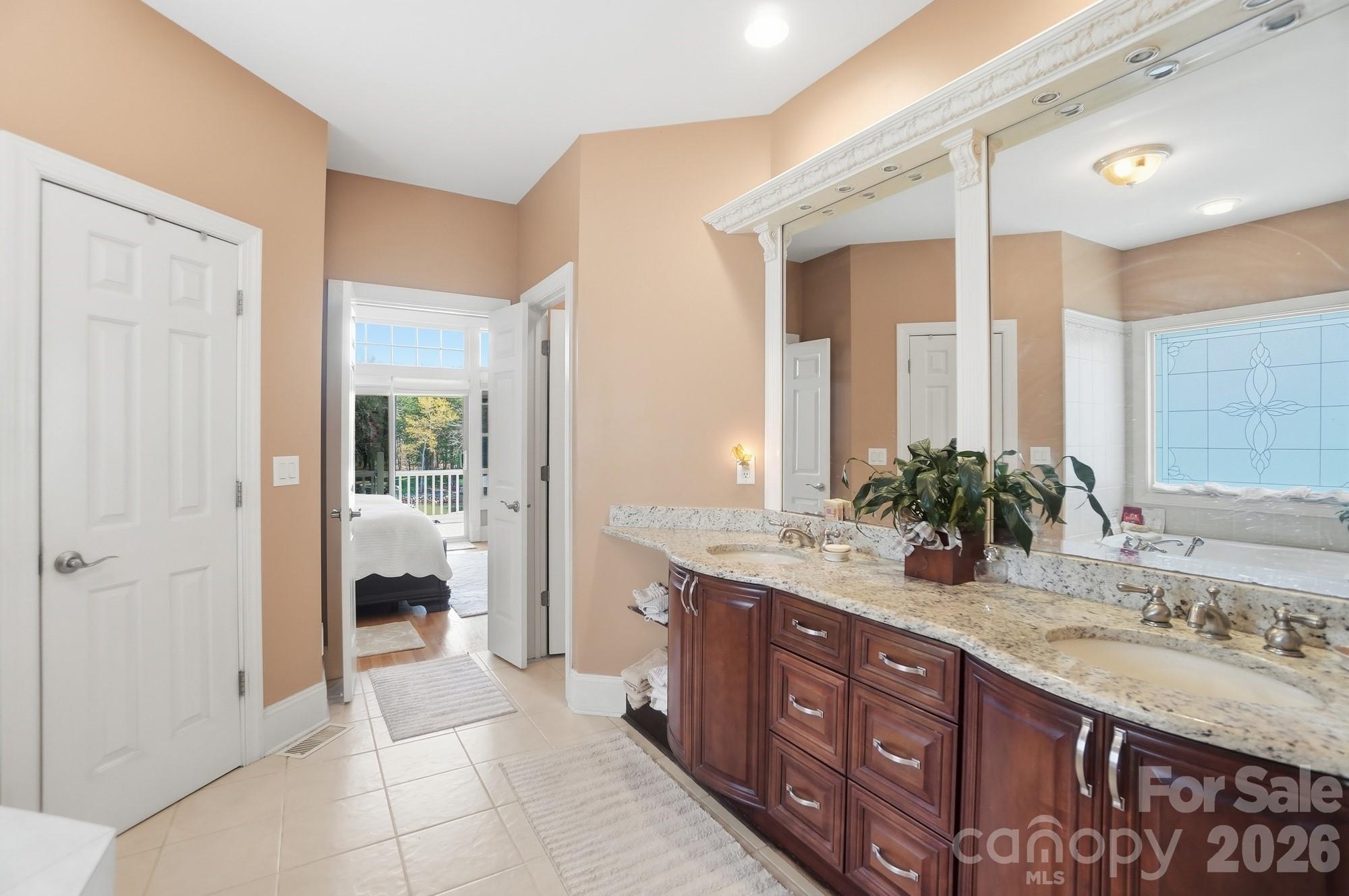 186 Hazelton Loop Property Photo 22