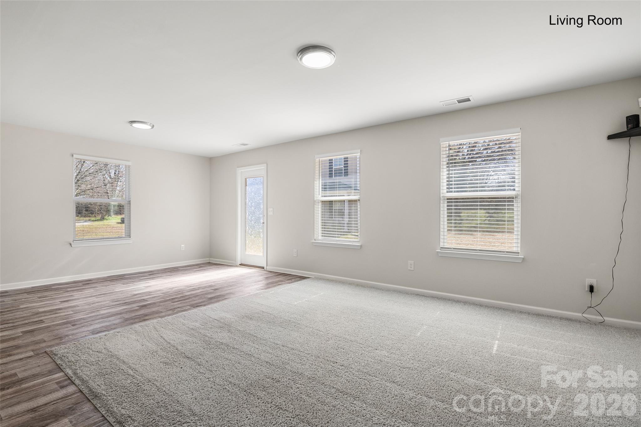 463 W Barr Street Property Photo 3