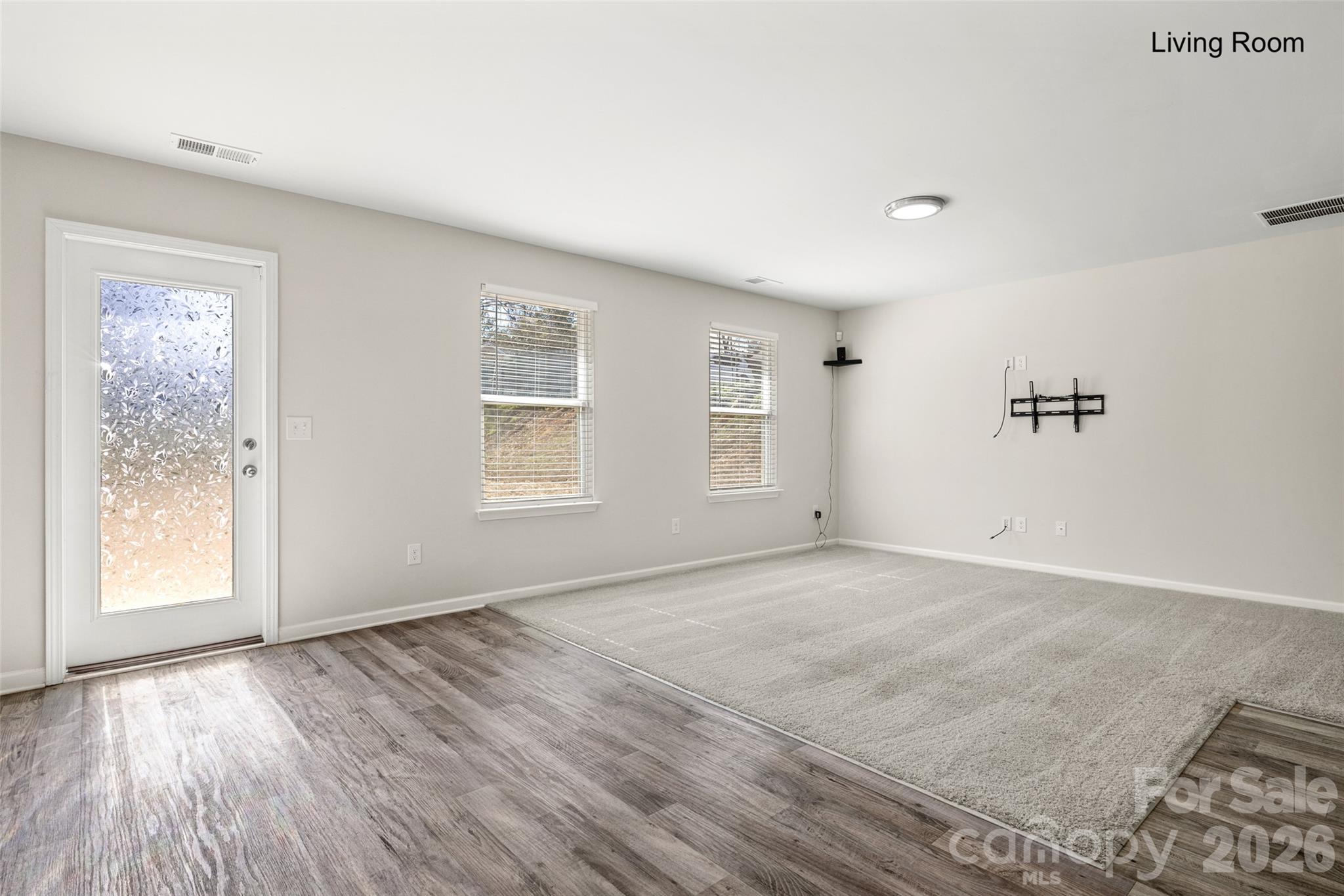 463 W Barr Street Property Photo 4