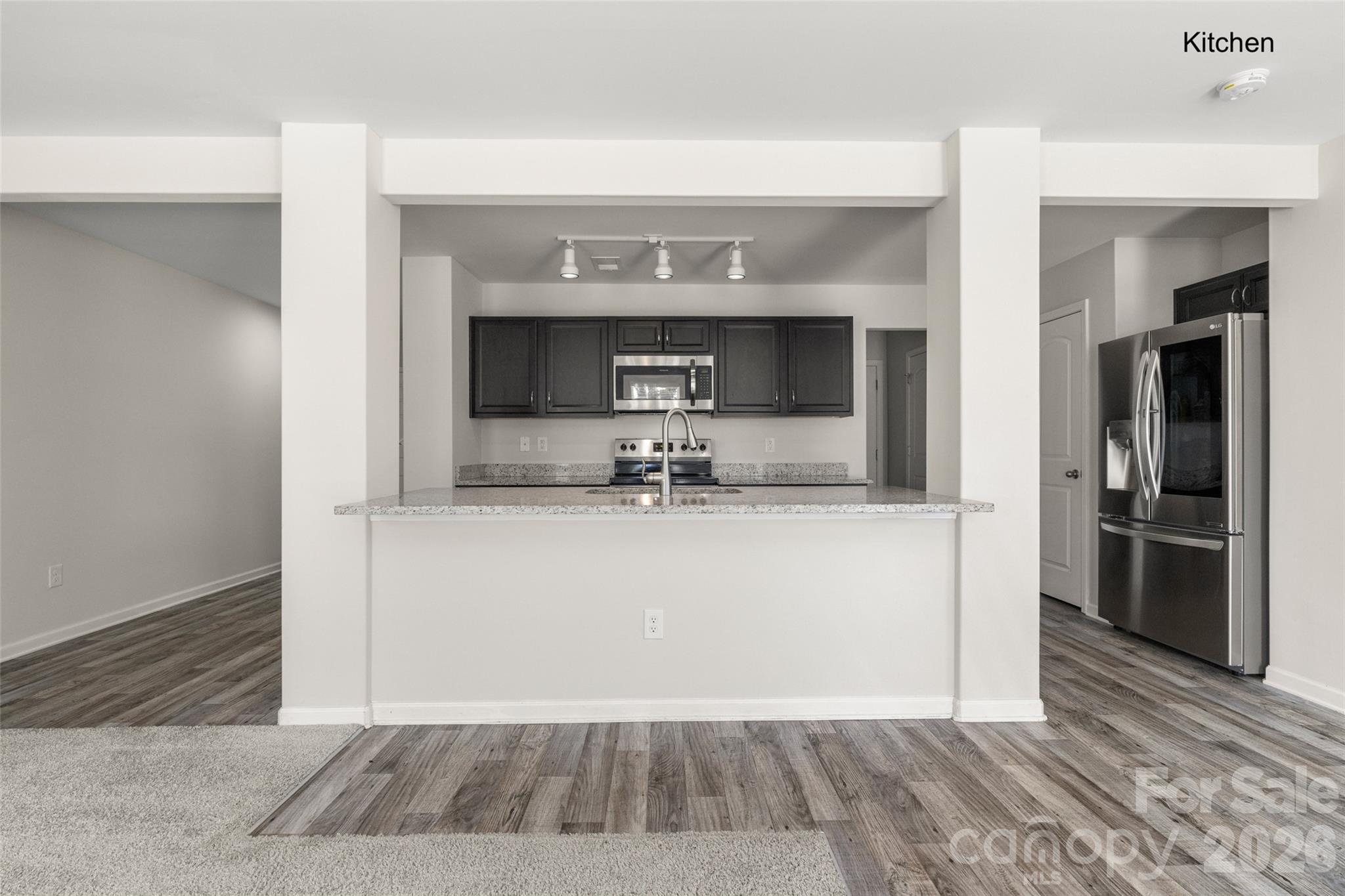 463 W Barr Street Property Photo 5