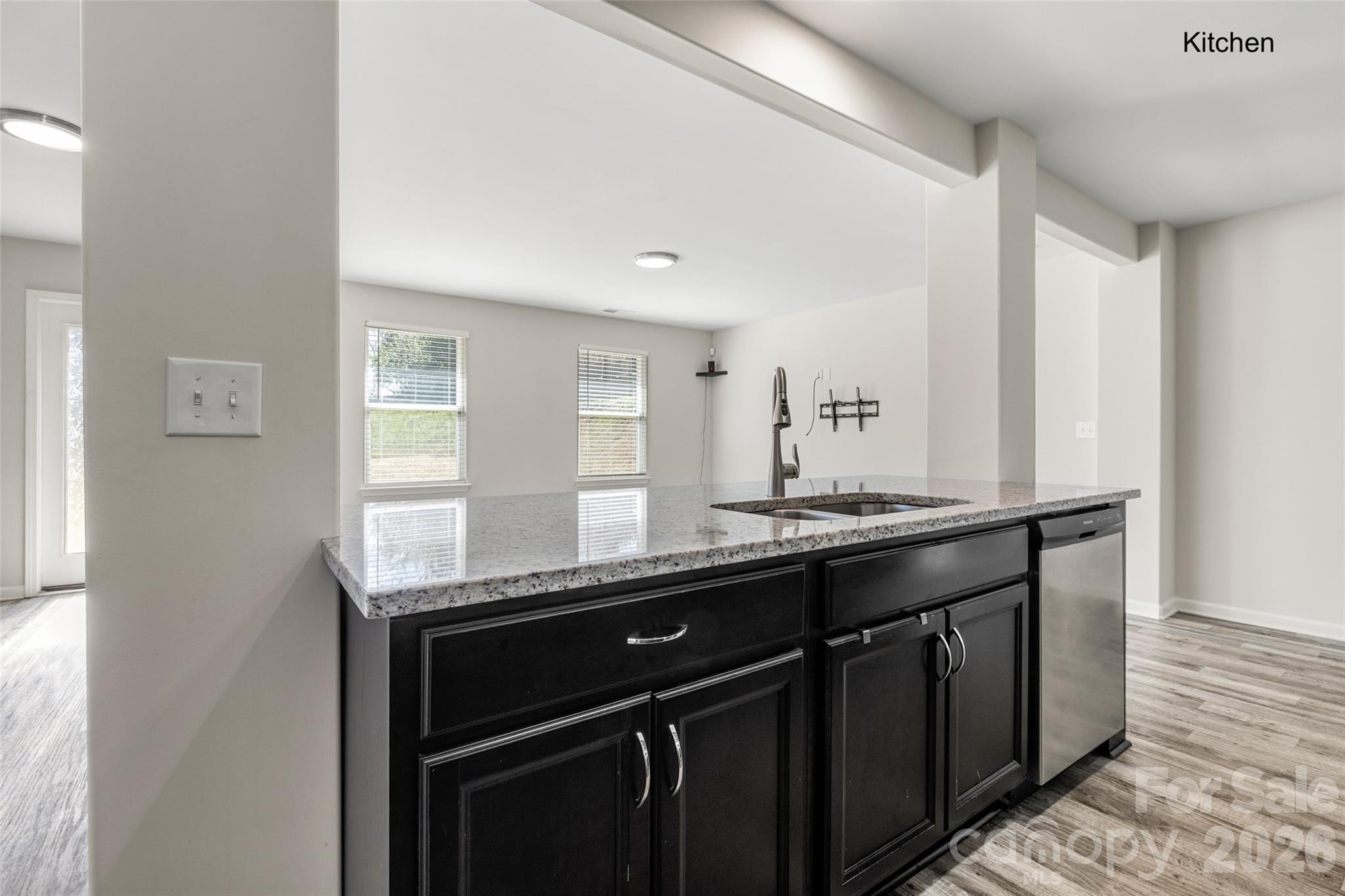 463 W Barr Street Property Photo 7