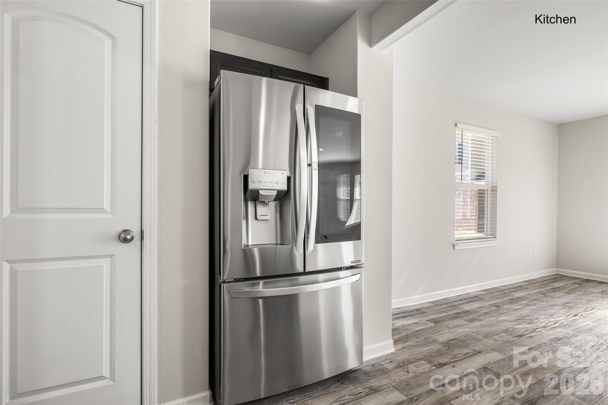 463 W Barr Street Property Photo 8