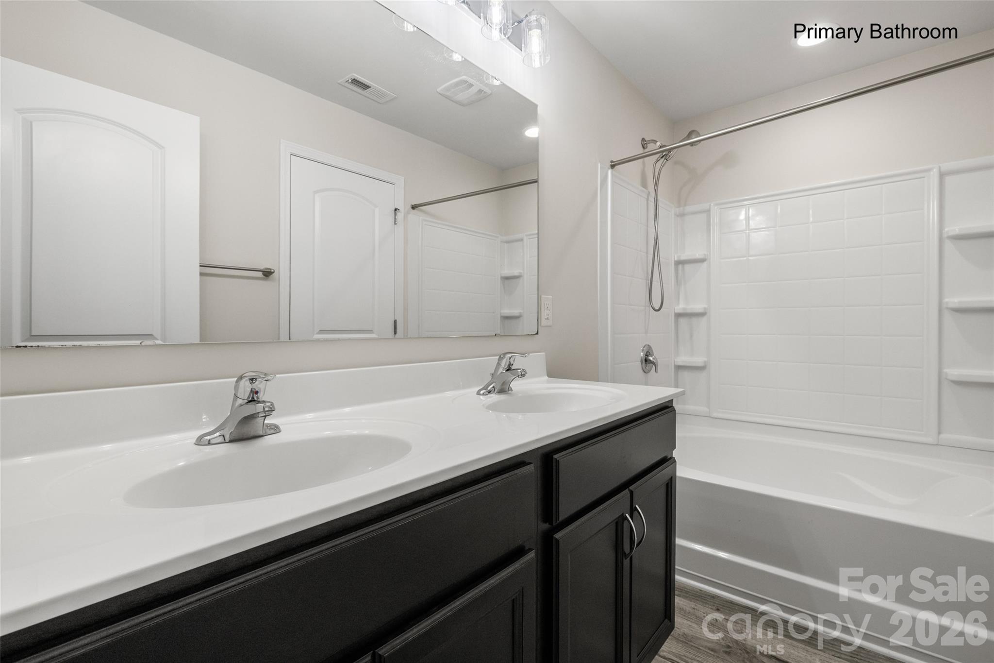 463 W Barr Street Property Photo 13