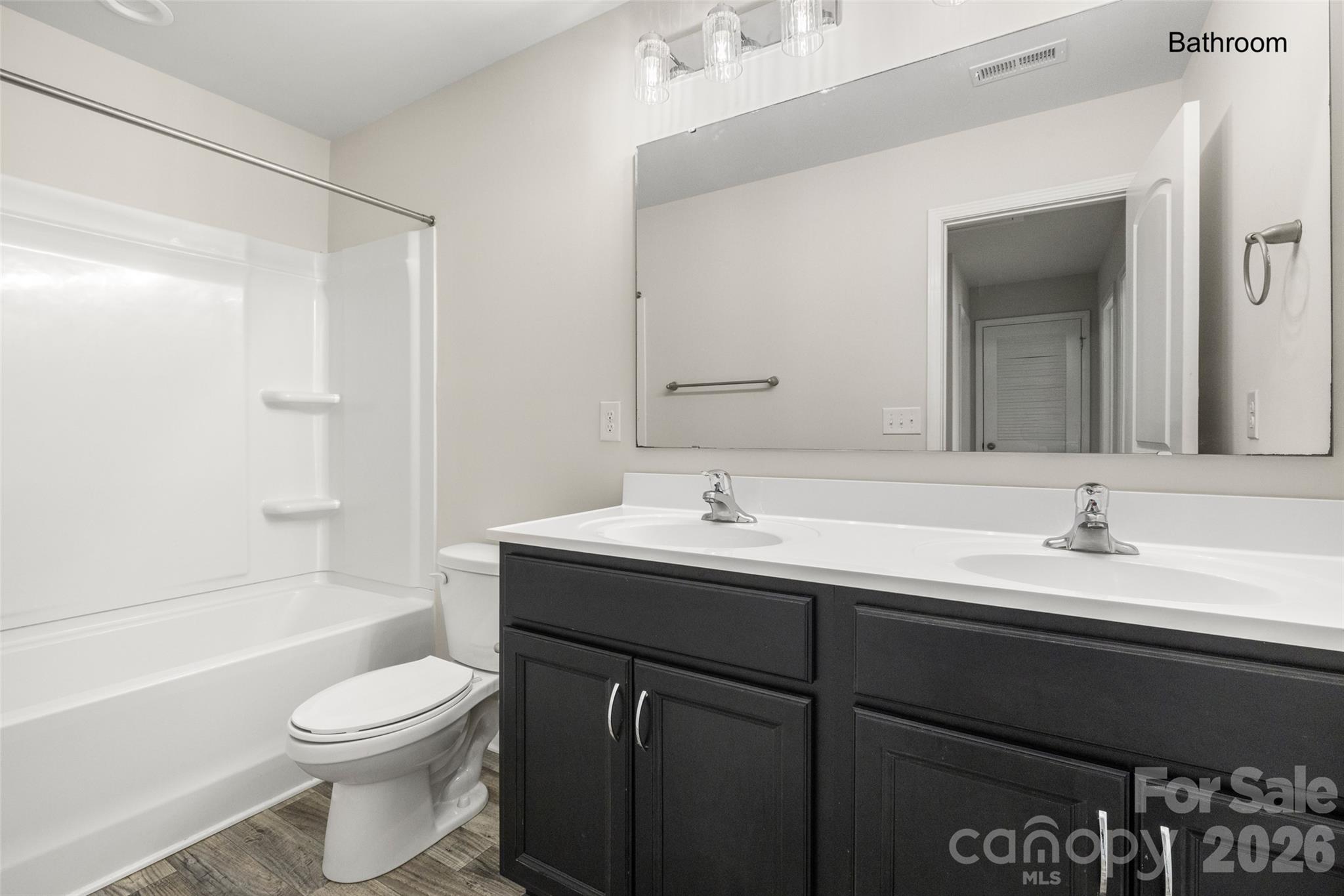 463 W Barr Street Property Photo 16