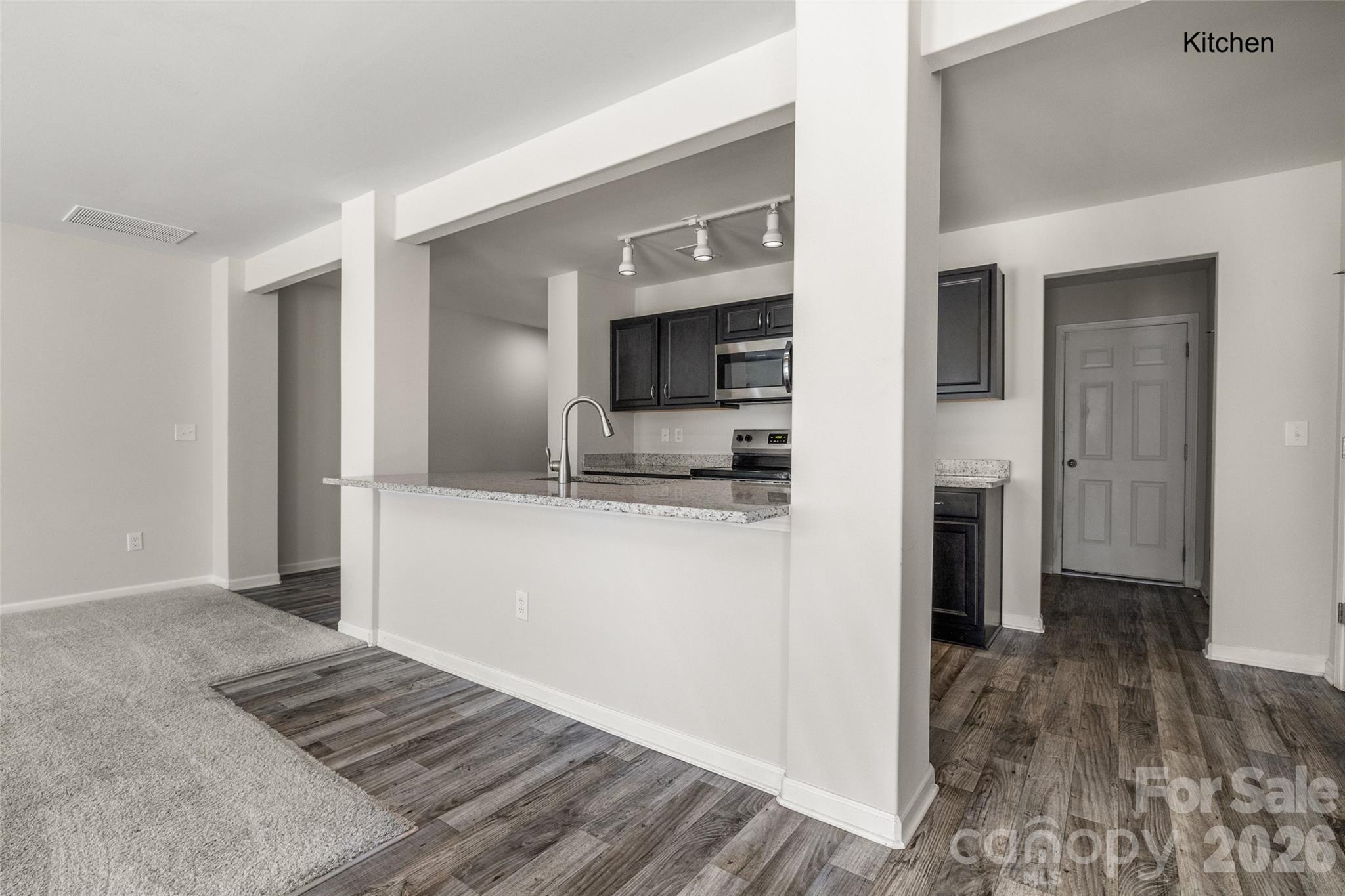 463 W Barr Street Property Photo 19