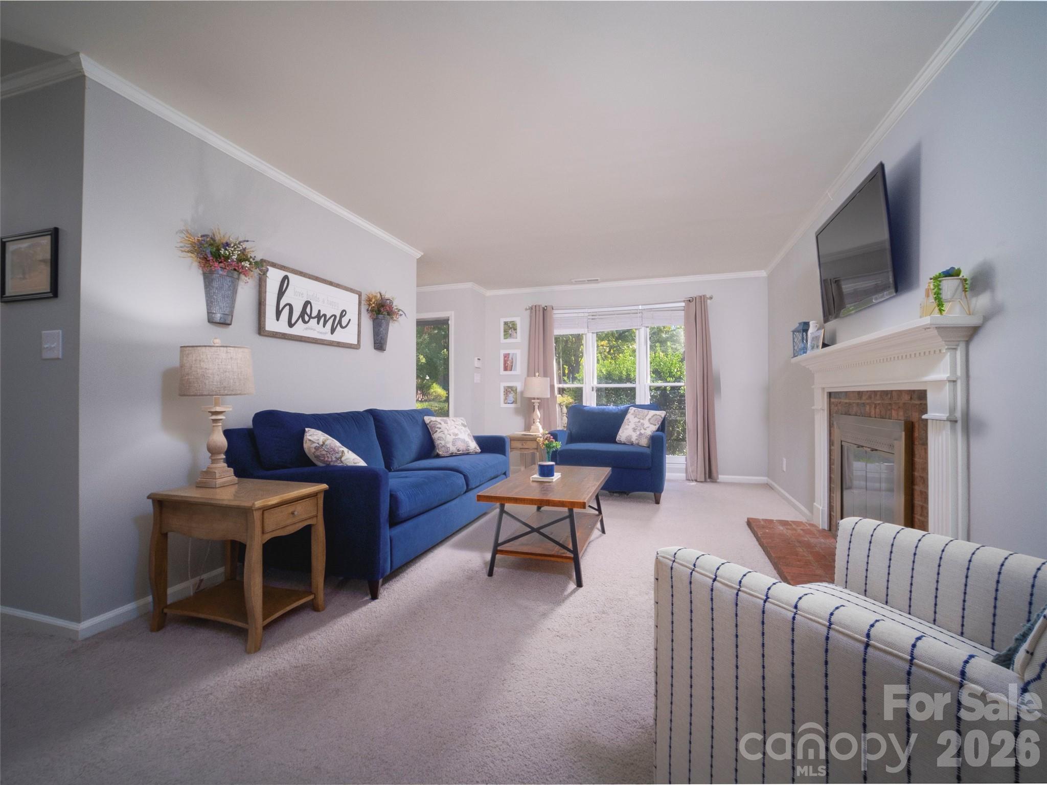2039 Union Road E Property Photo 5