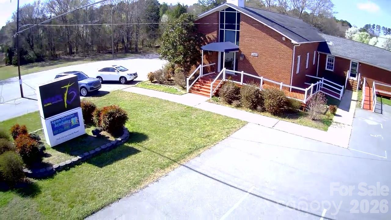 1945 Old Earnhardt Road Property Photo 3