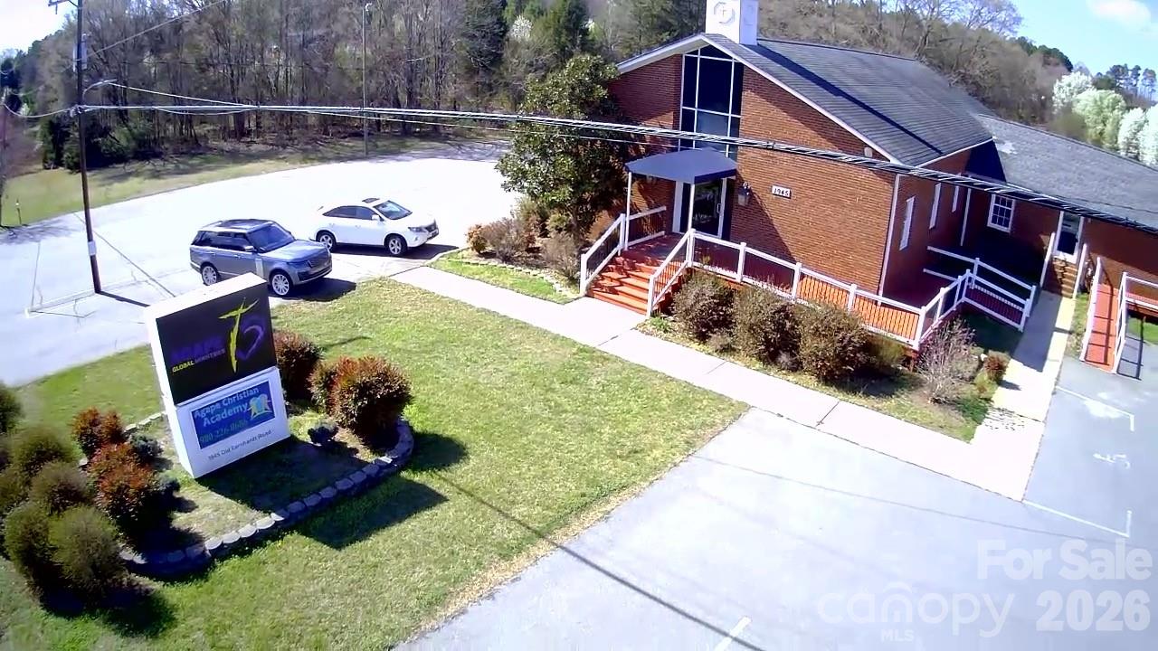 1945 Old Earnhardt Road Property Photo 5