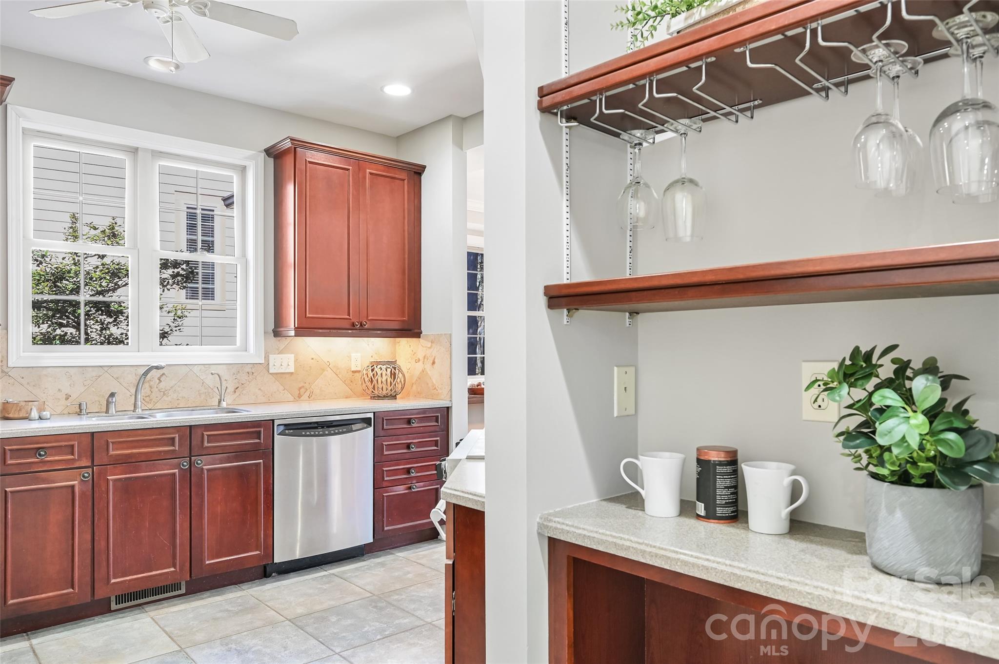 43 S Kuykendall Court Property Photo 15