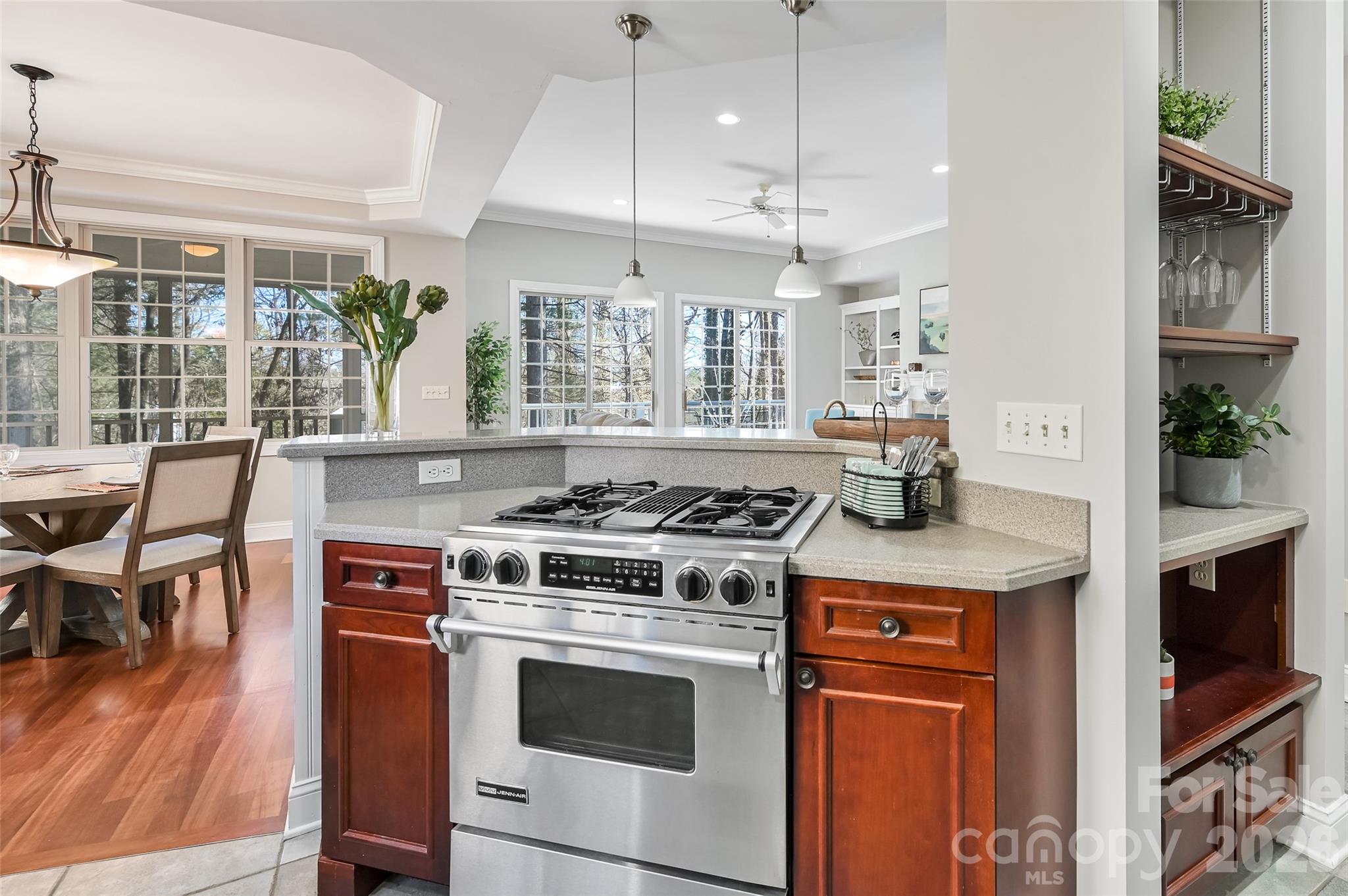 43 S Kuykendall Court Property Photo 16