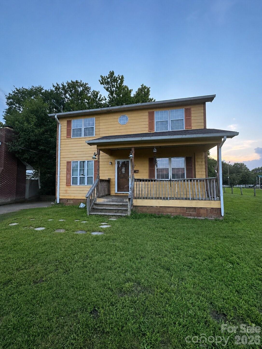 305 Mobley Street Property Photo 1