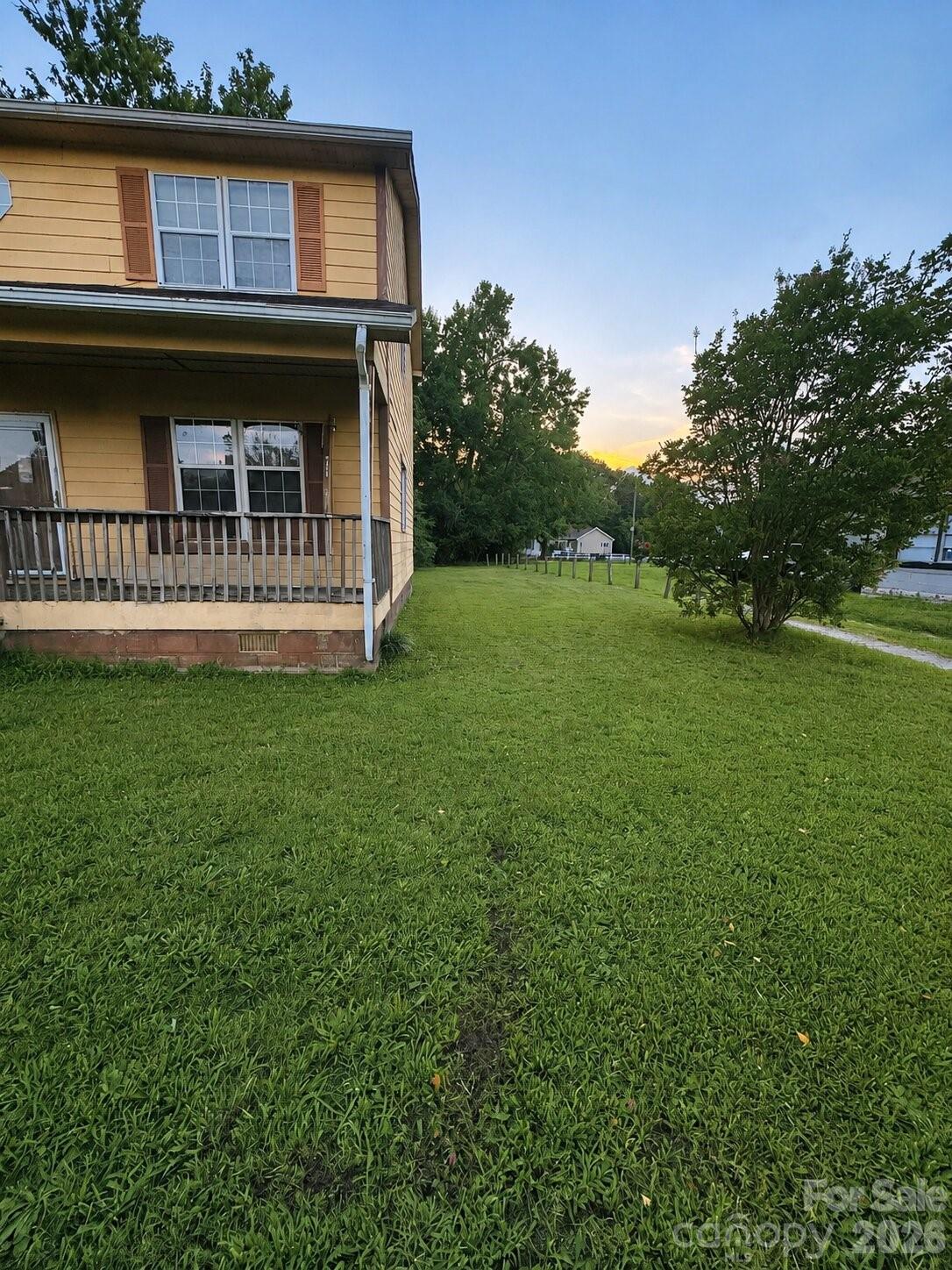 305 Mobley Street Property Photo 2