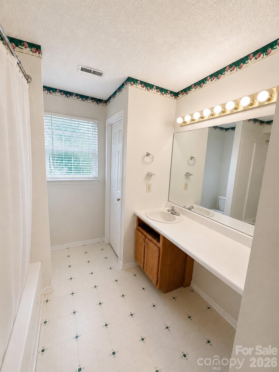 305 Mobley Street Property Photo 14