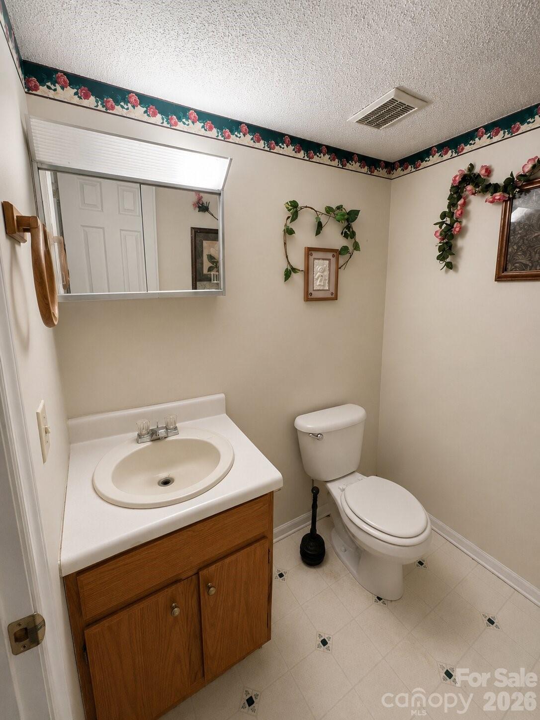 305 Mobley Street Property Photo 16