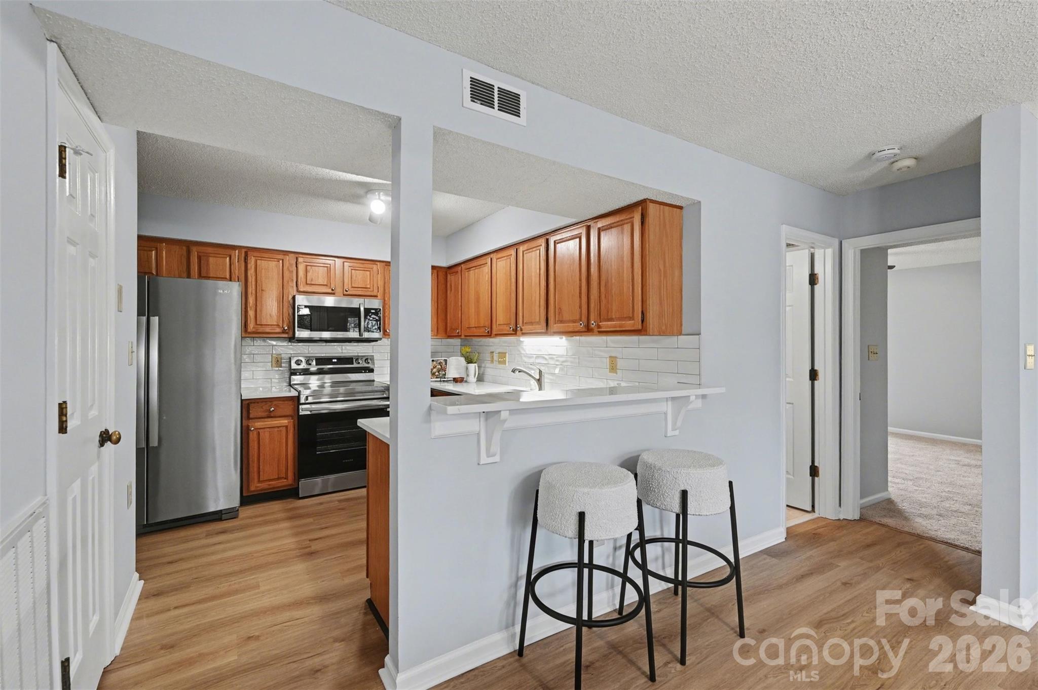 5866 Harris Grove Lane Property Photo 4