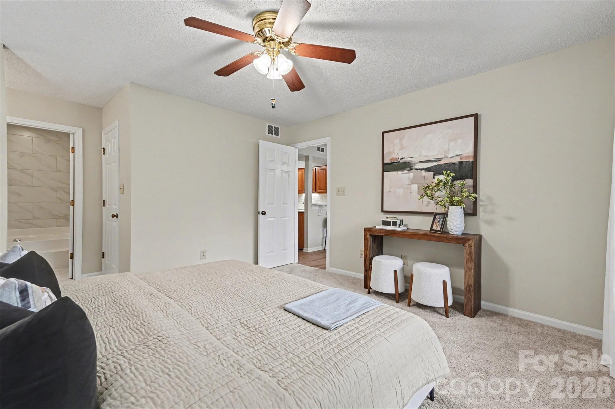 5866 Harris Grove Lane Property Photo 8