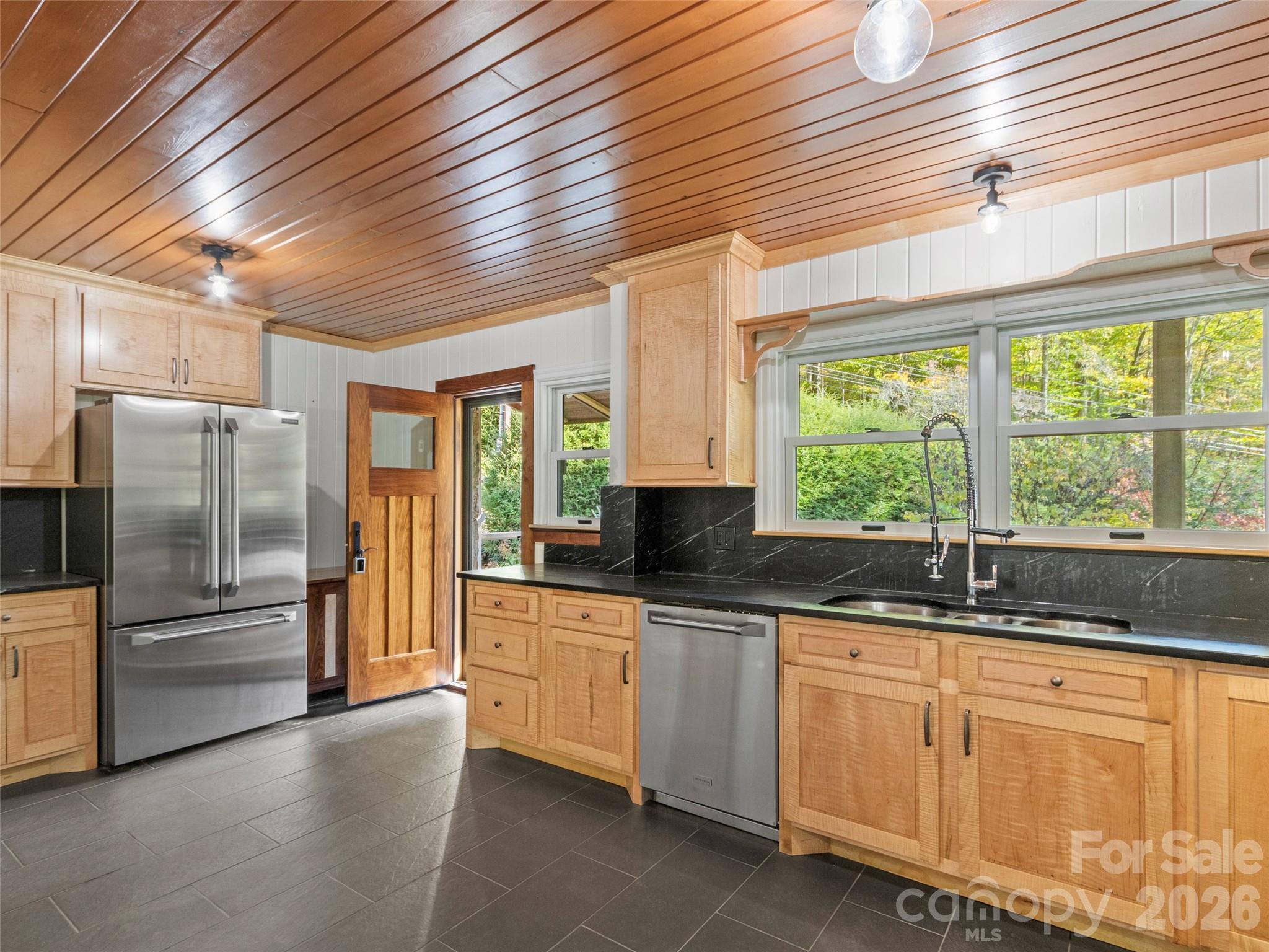 191 N Fork Road Property Photo 8