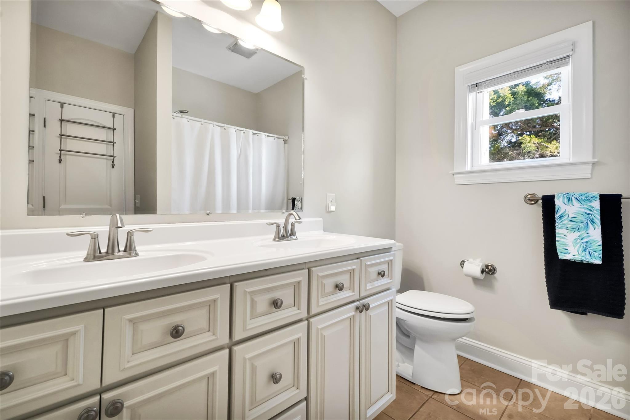 1018 W Dolphin Drive Property Photo 21