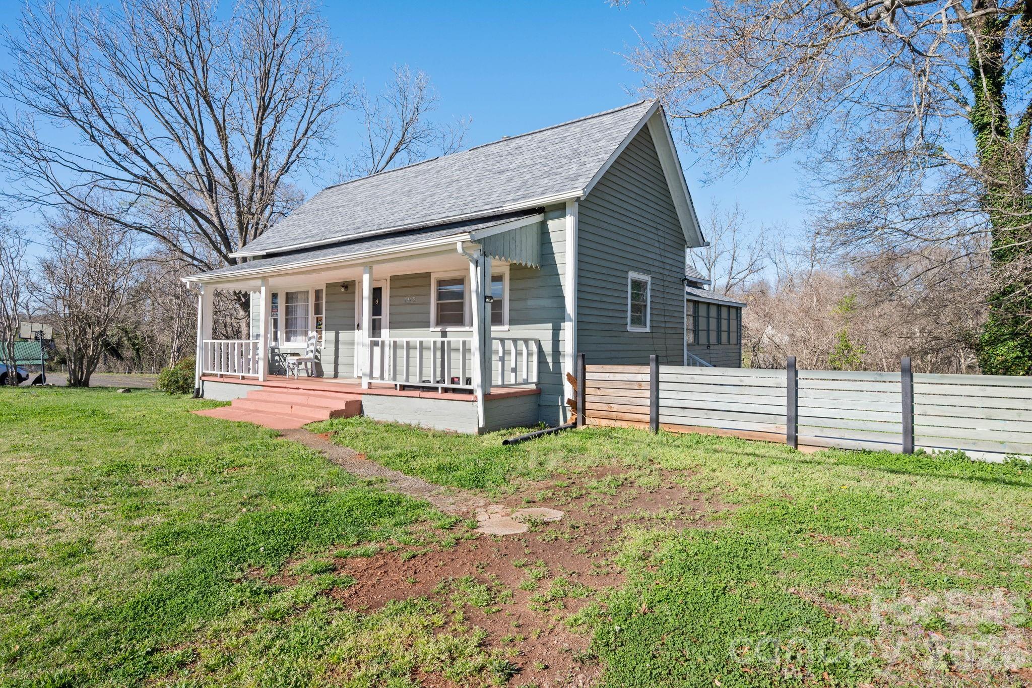 192 Spencer Street Property Photo 3