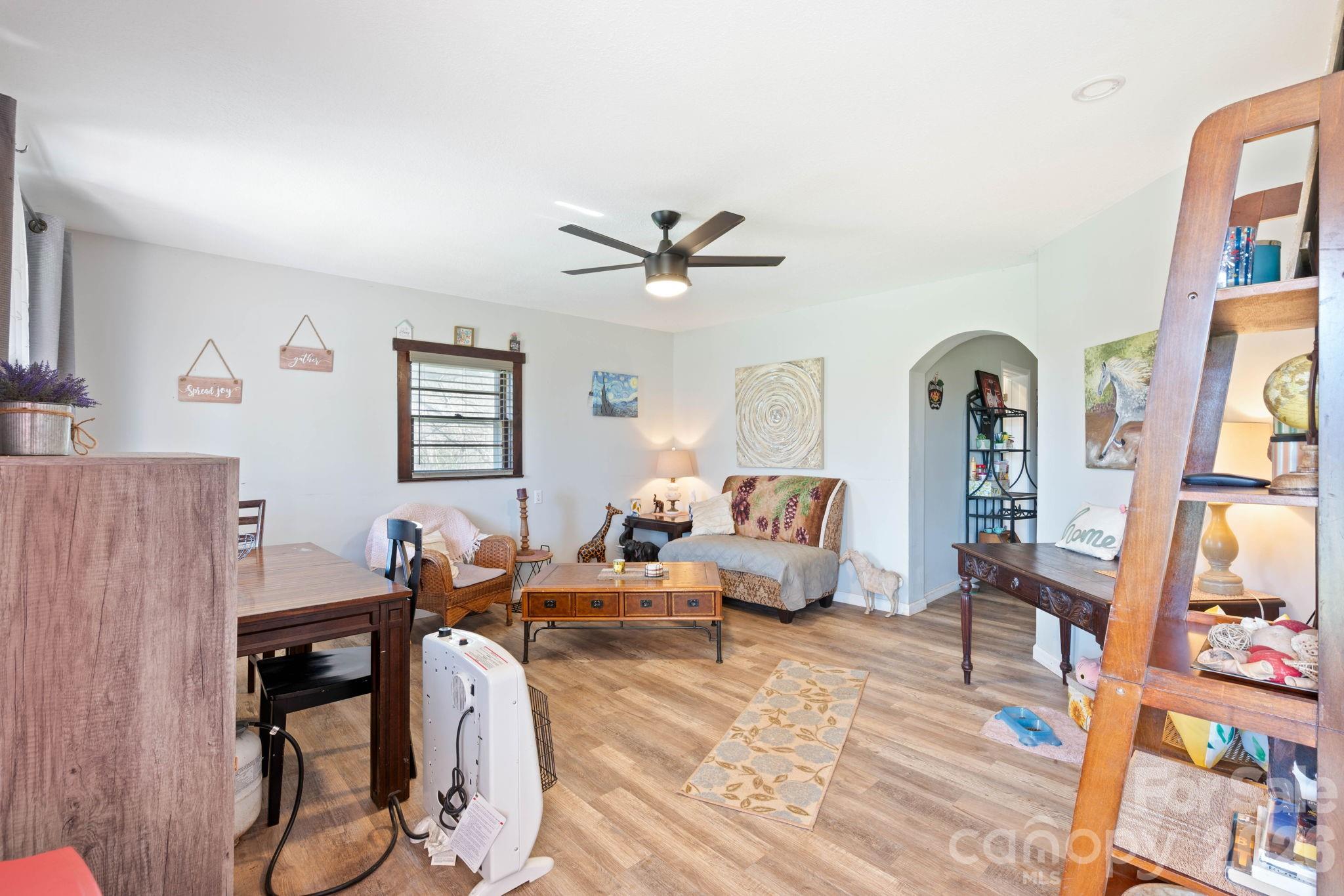 192 Spencer Street Property Photo 4