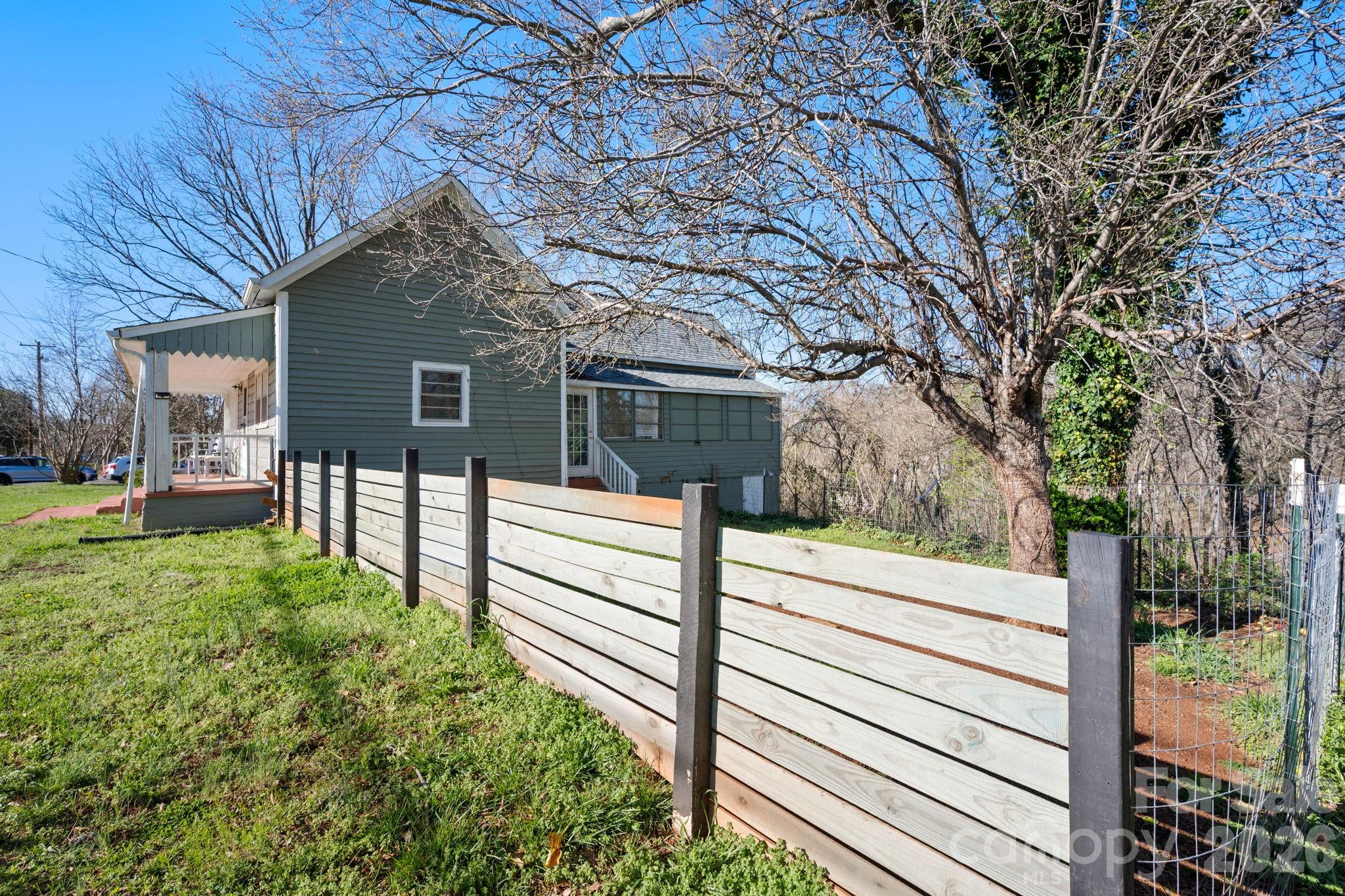 192 Spencer Street Property Photo 28