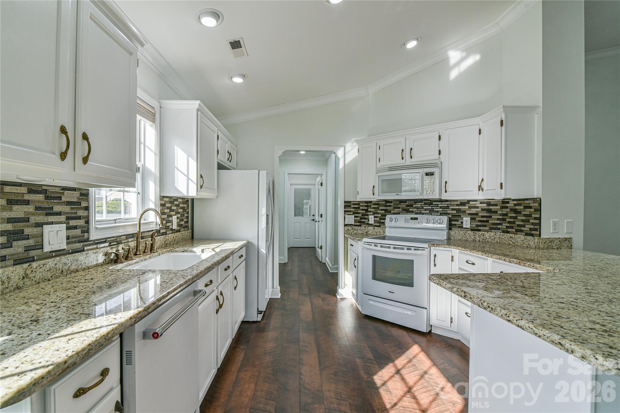 4 Heather Way B Property Photo 3