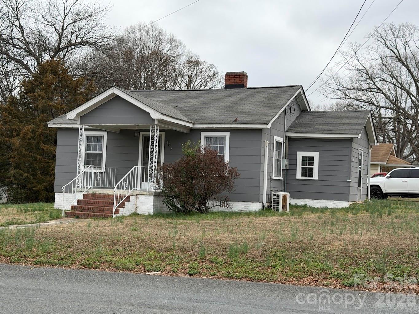 602 Ross Street Property Photo 1