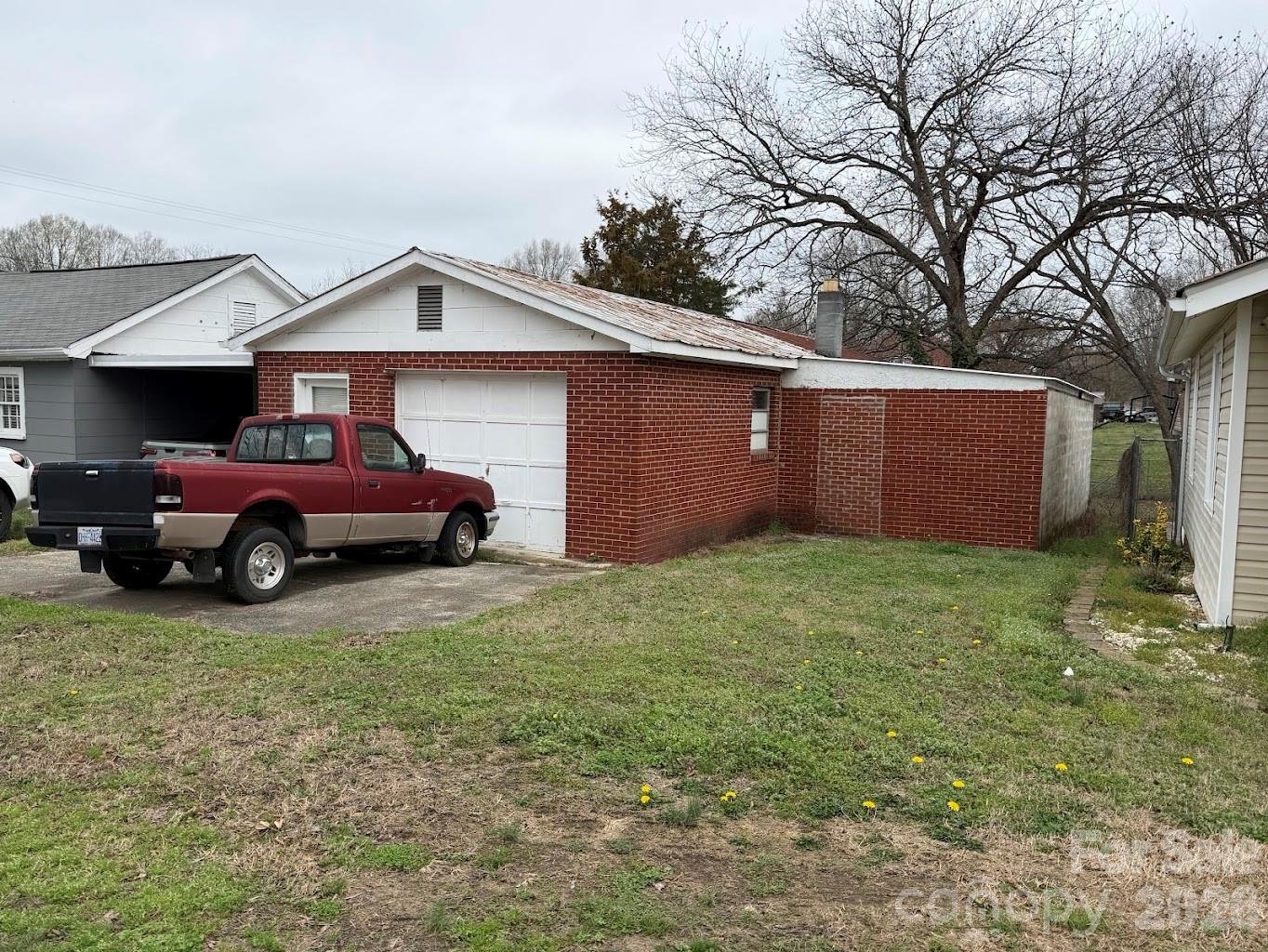 602 Ross Street Property Photo 16