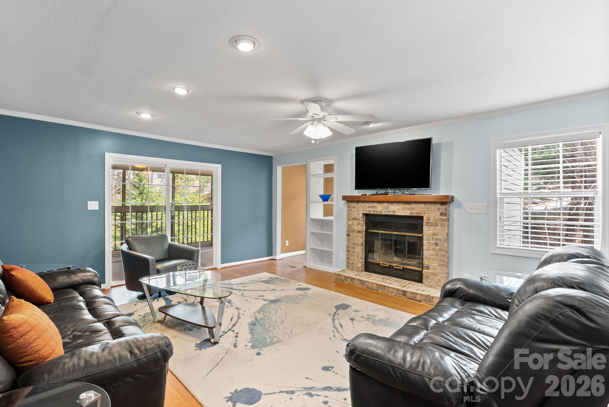 100 Thistle Knoll Court Property Photo 6