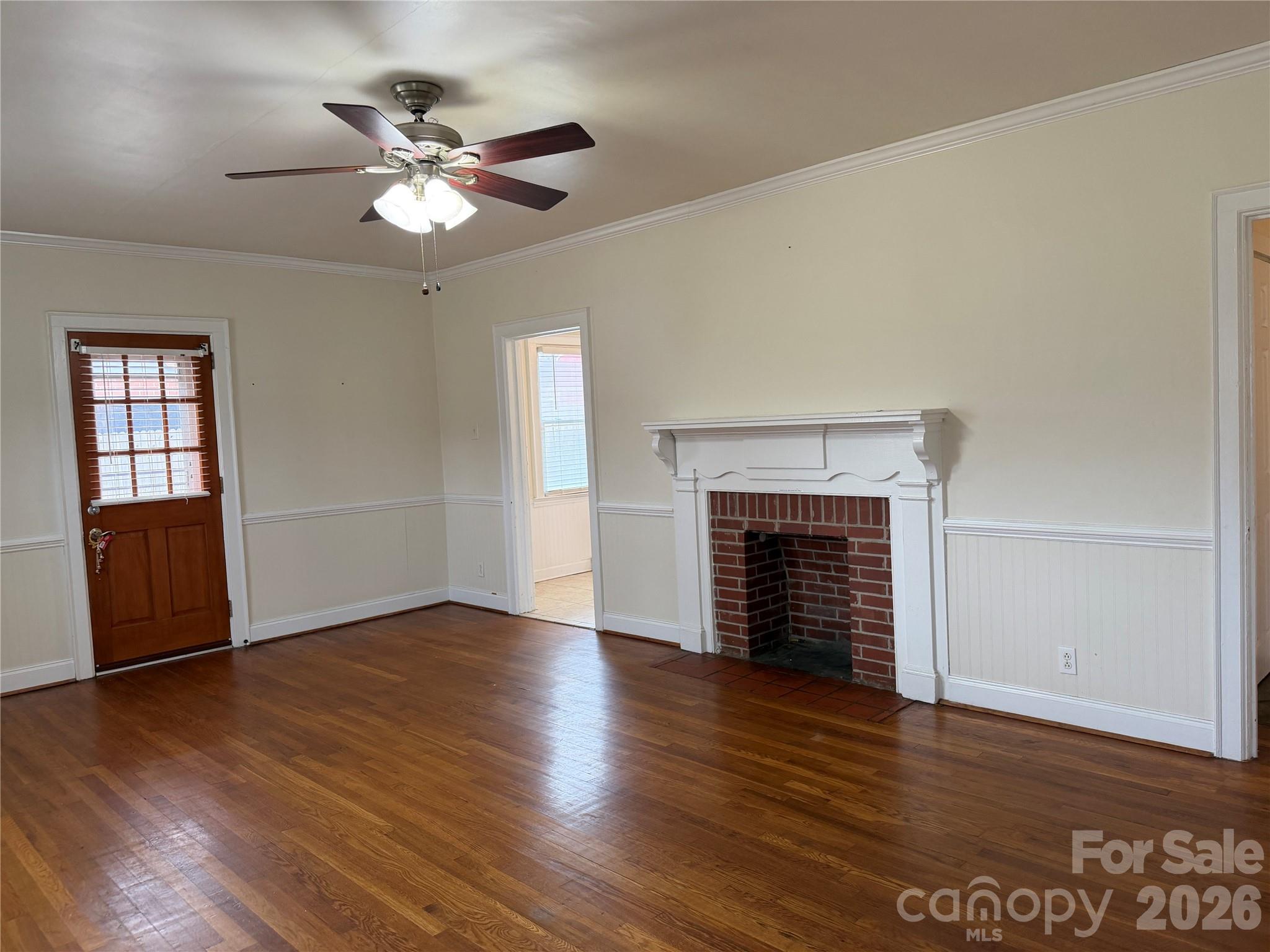 612 Ballard Street Property Photo 4
