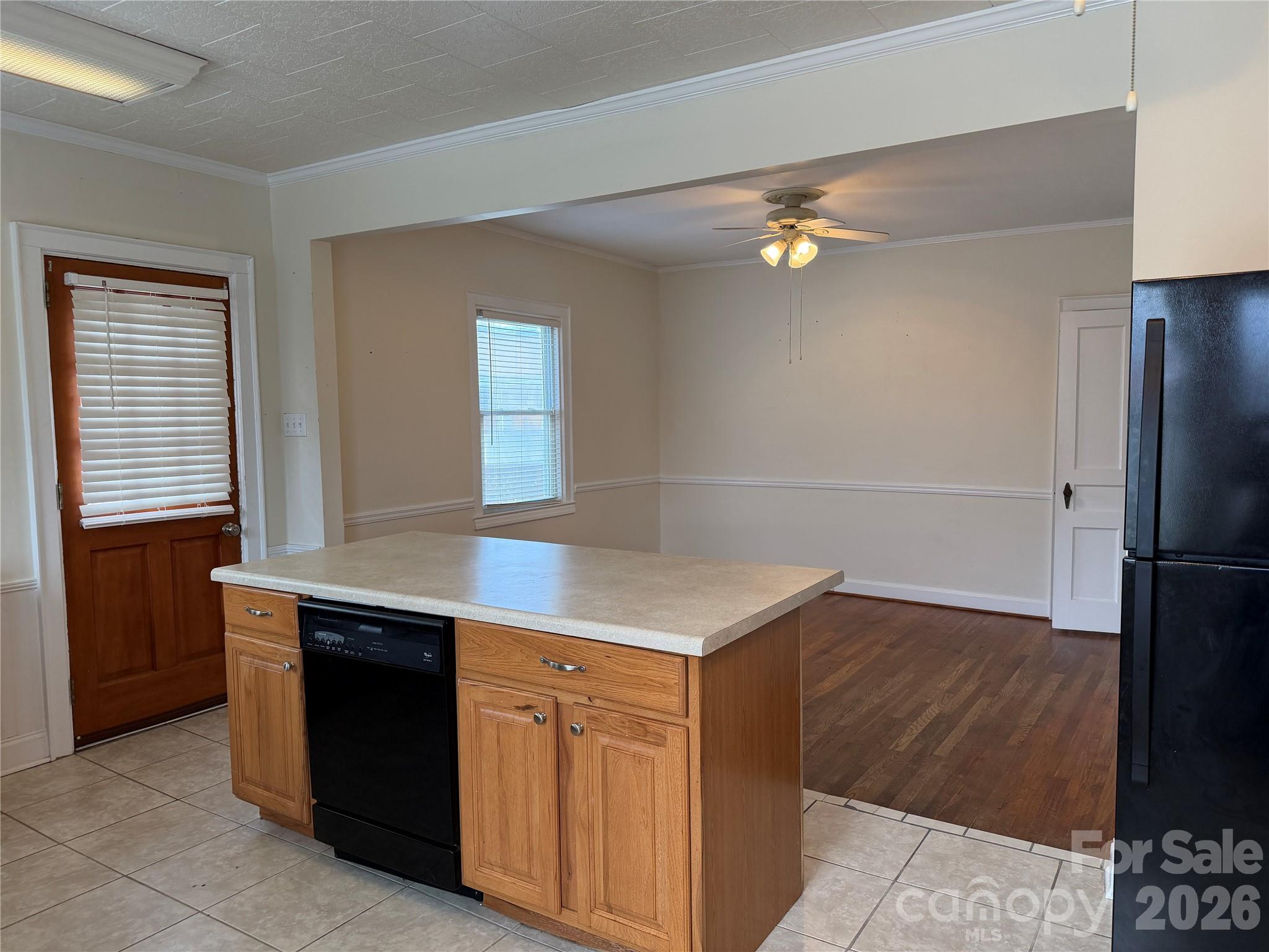 612 Ballard Street Property Photo 9
