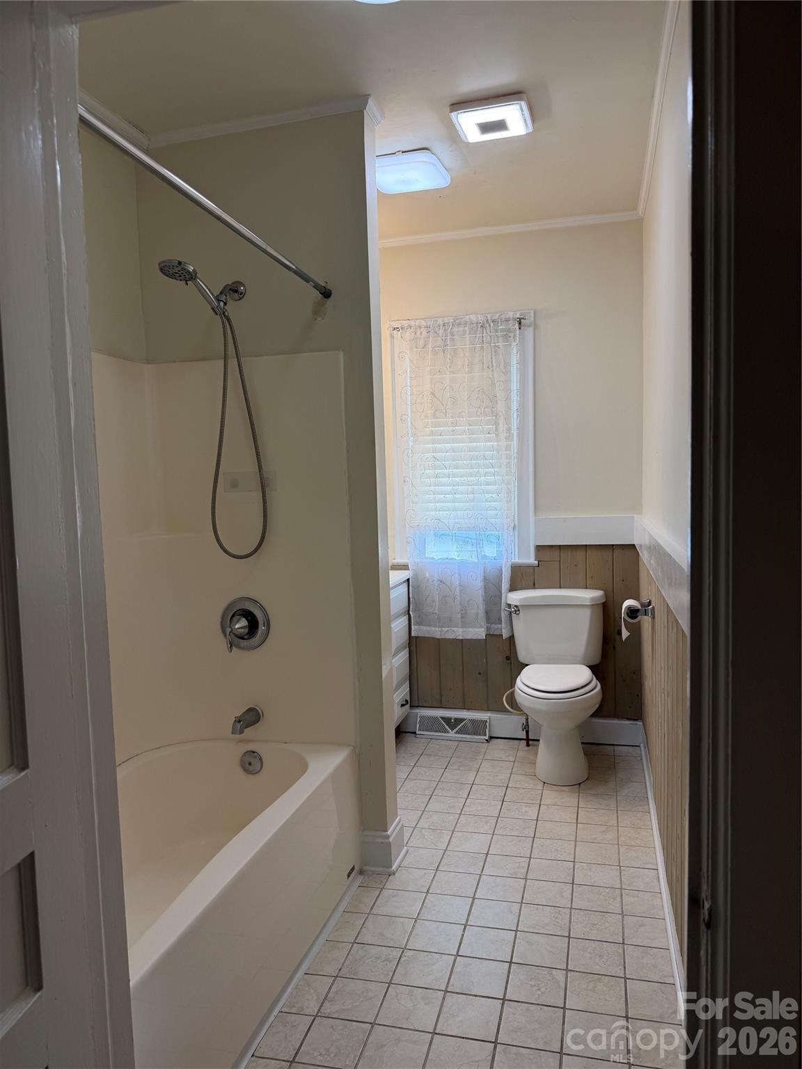 612 Ballard Street Property Photo 14