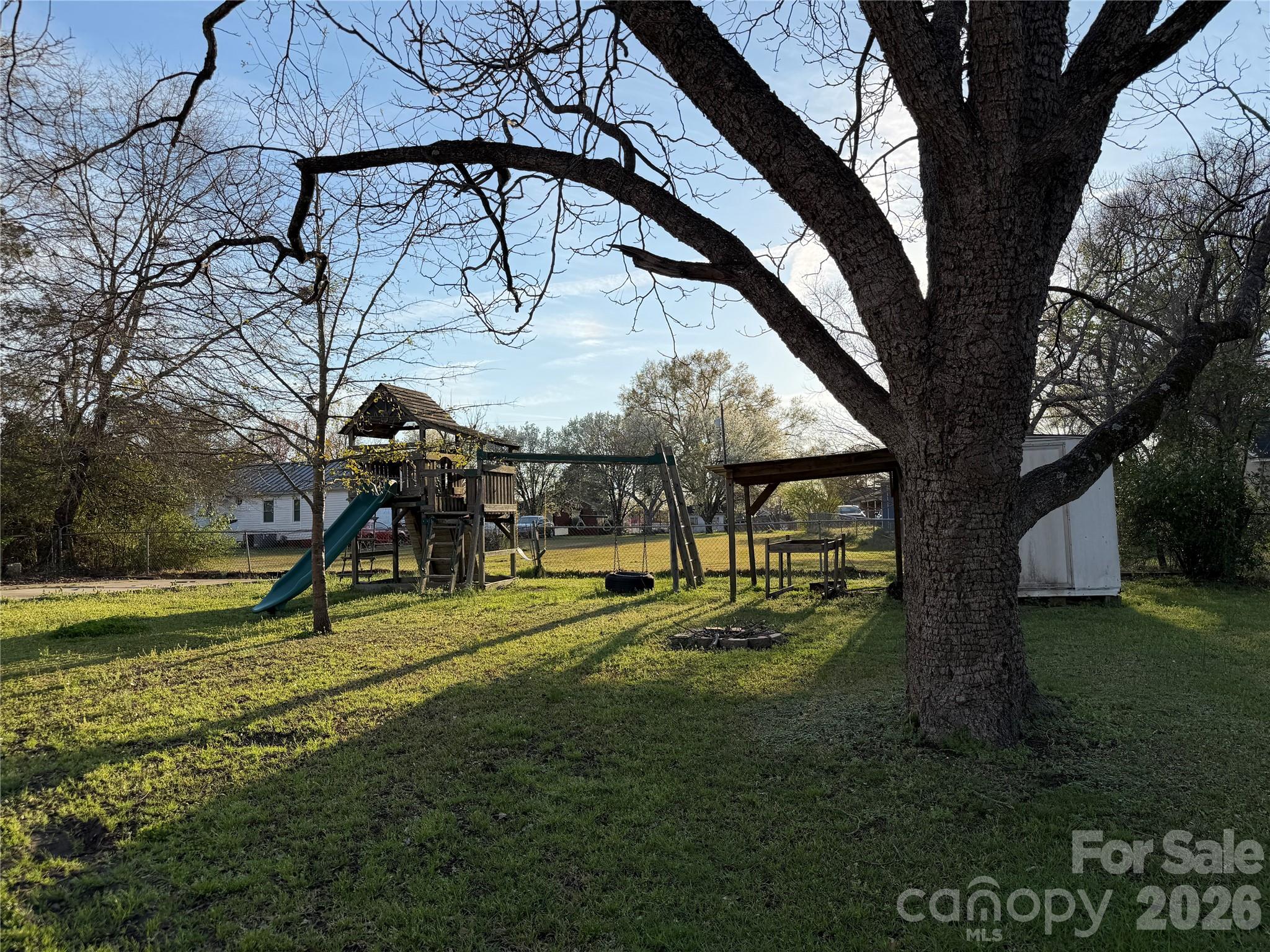 612 Ballard Street Property Photo 20