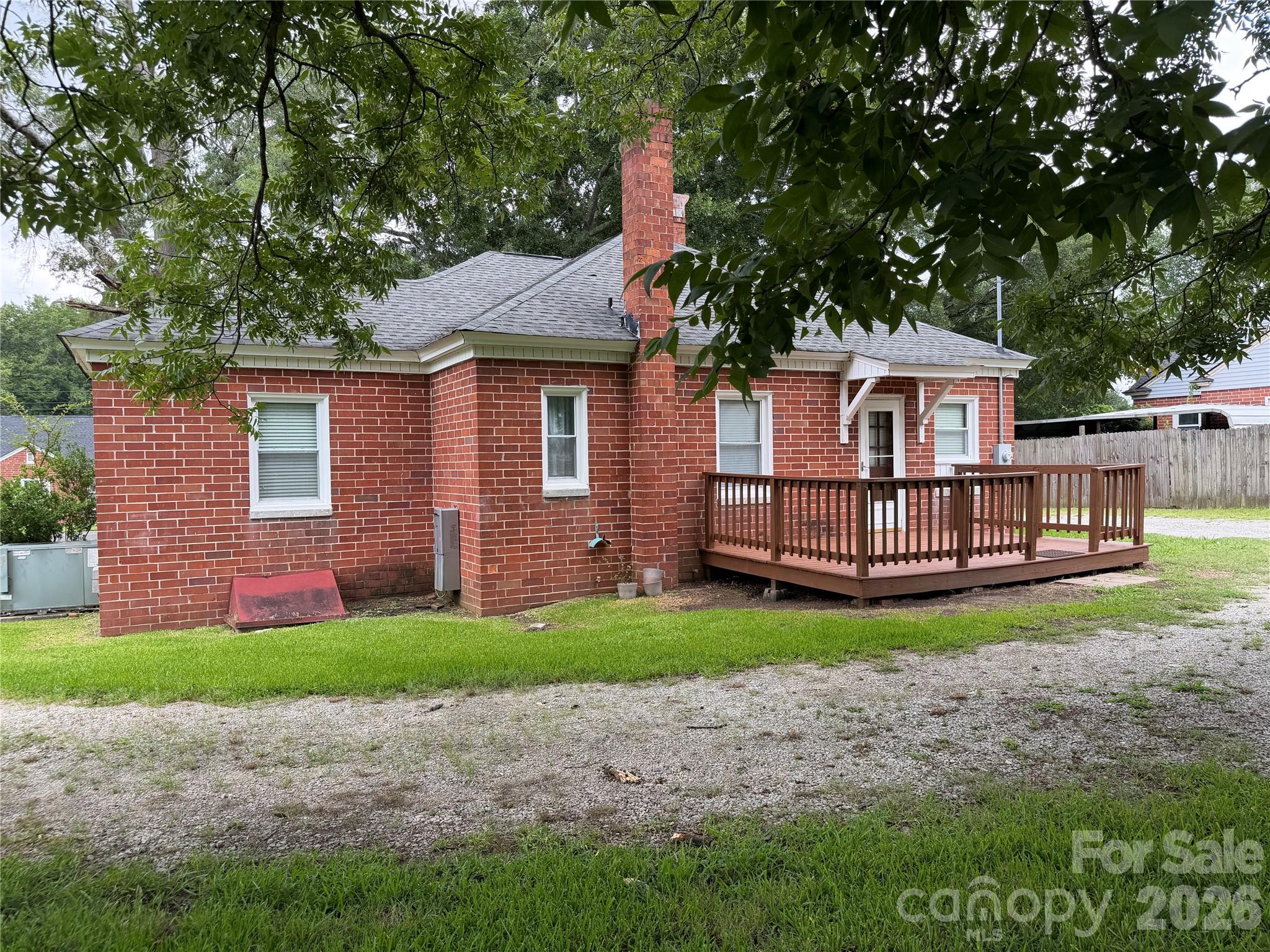 612 Ballard Street Property Photo 21