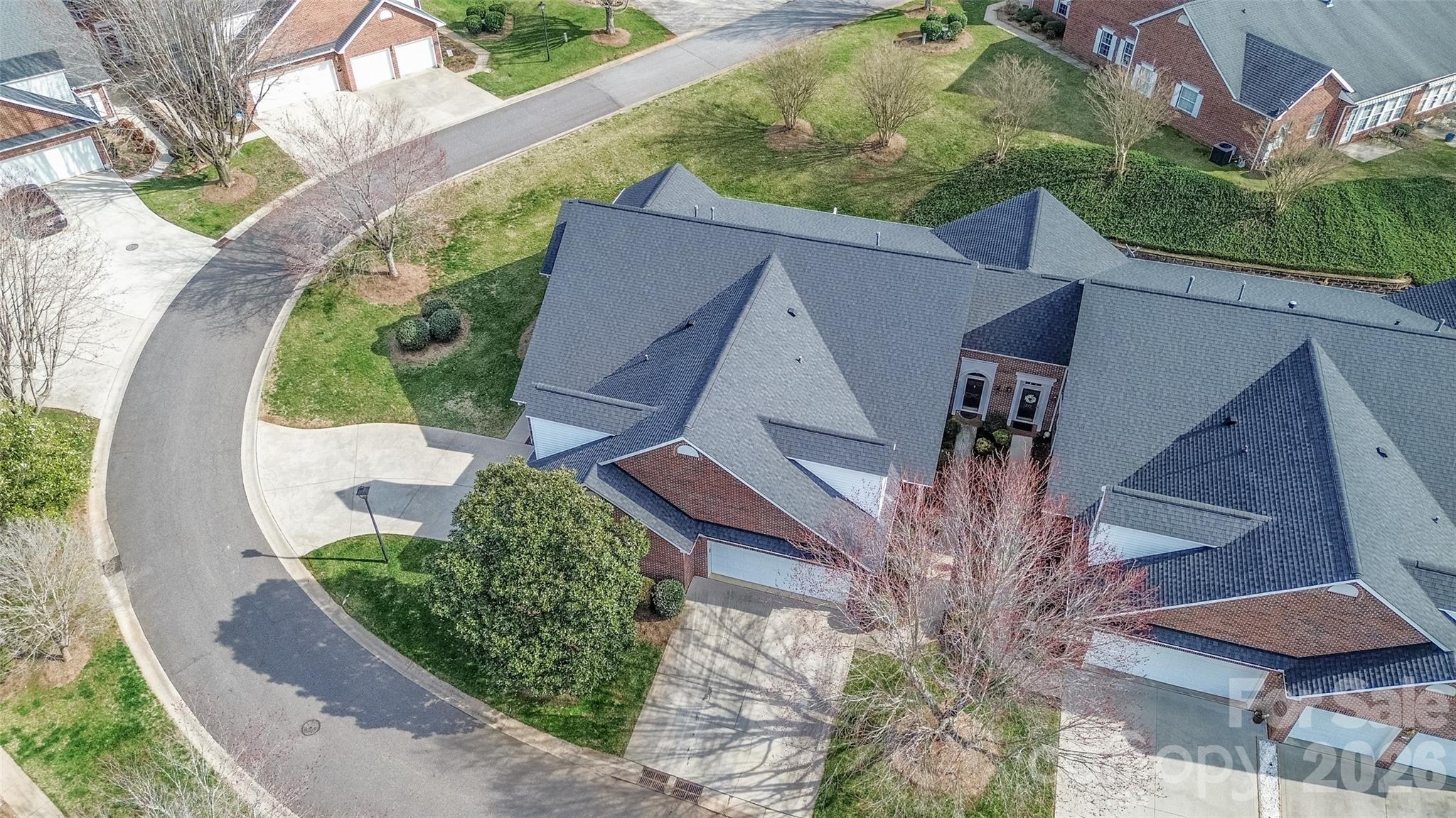 1365 Royalty Circle Property Photo 4